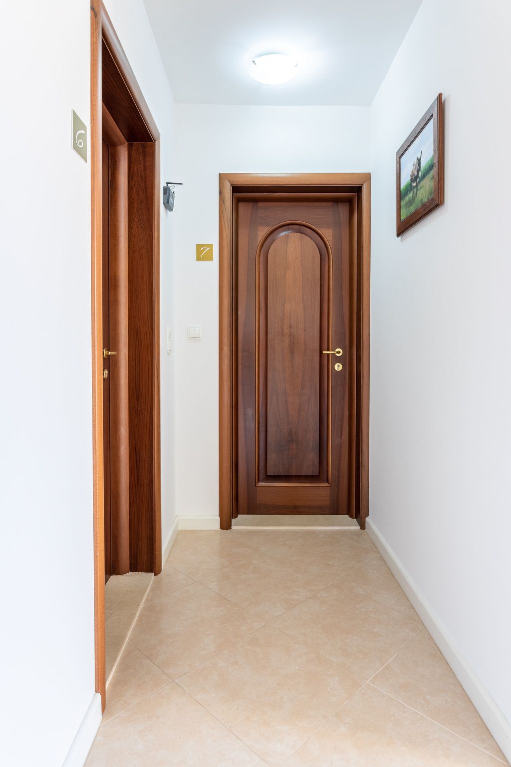 Helle Studio-Ferienwohnung mit Sonnenbalkon-Dedans