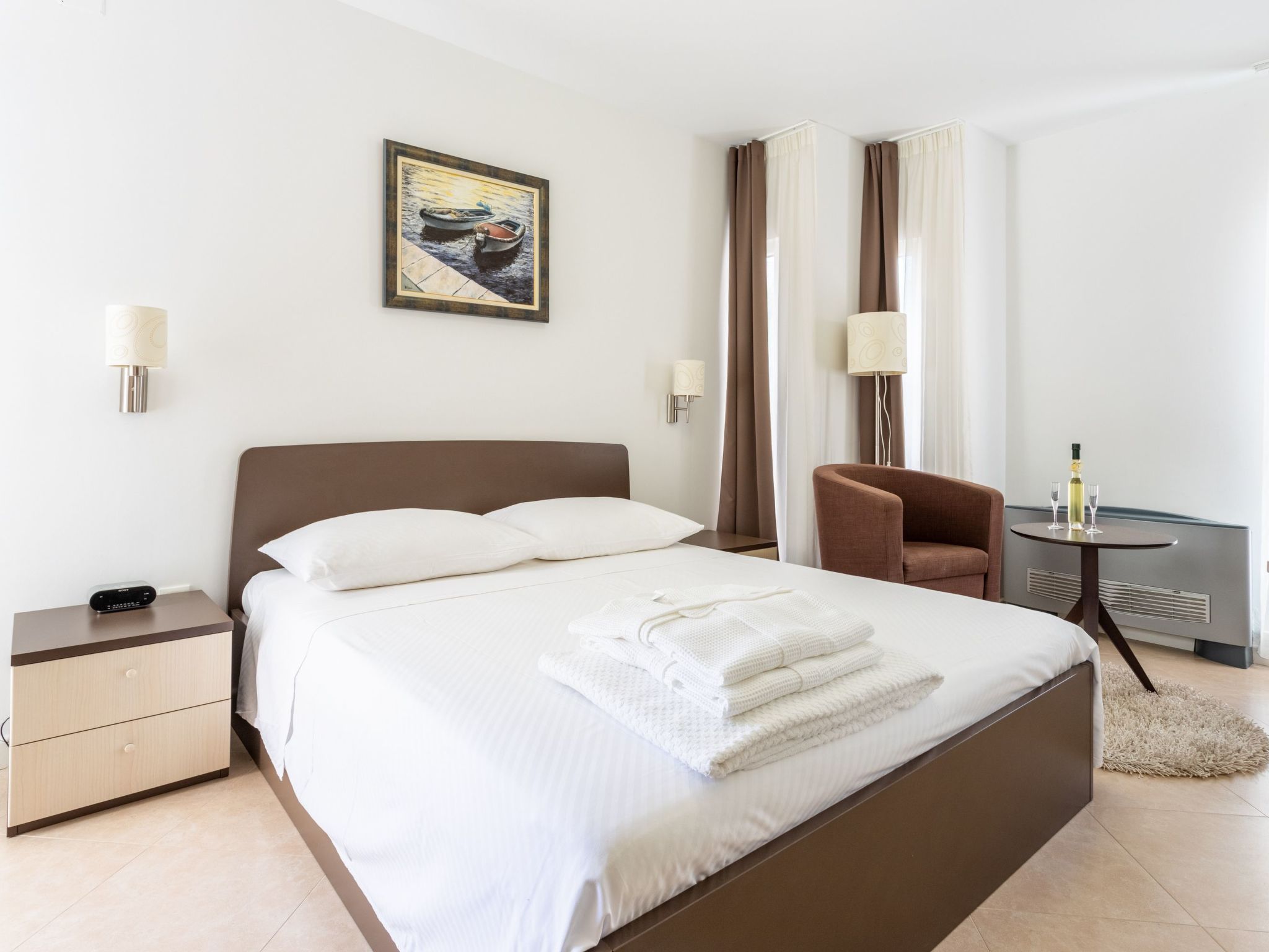 Helle Studio-Ferienwohnung mit Sonnenbalkon-Dedans