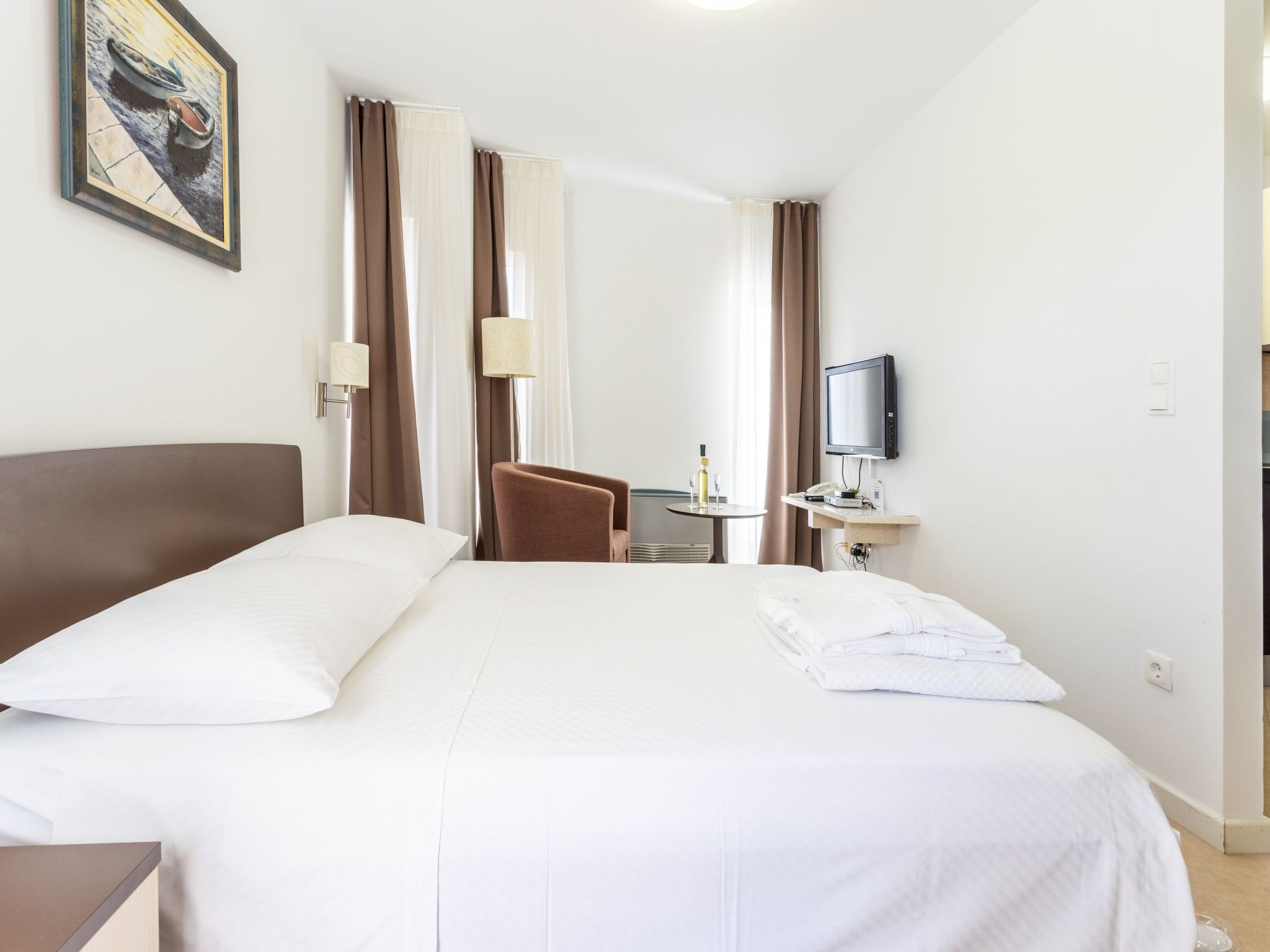 Helle Studio-Ferienwohnung mit Sonnenbalkon-Dedans