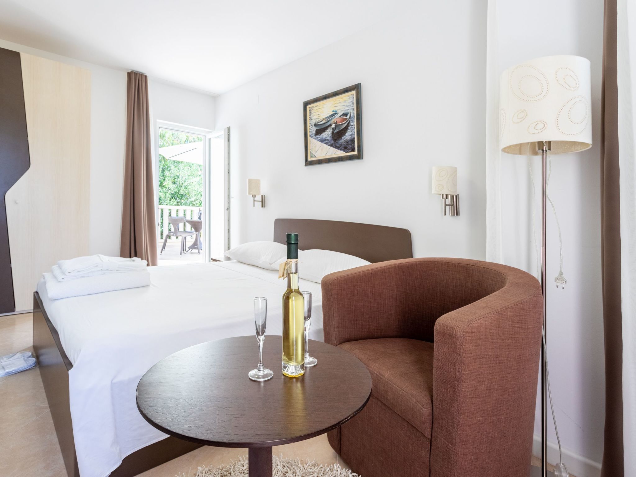 Helle Studio-Ferienwohnung mit Sonnenbalkon-Dedans