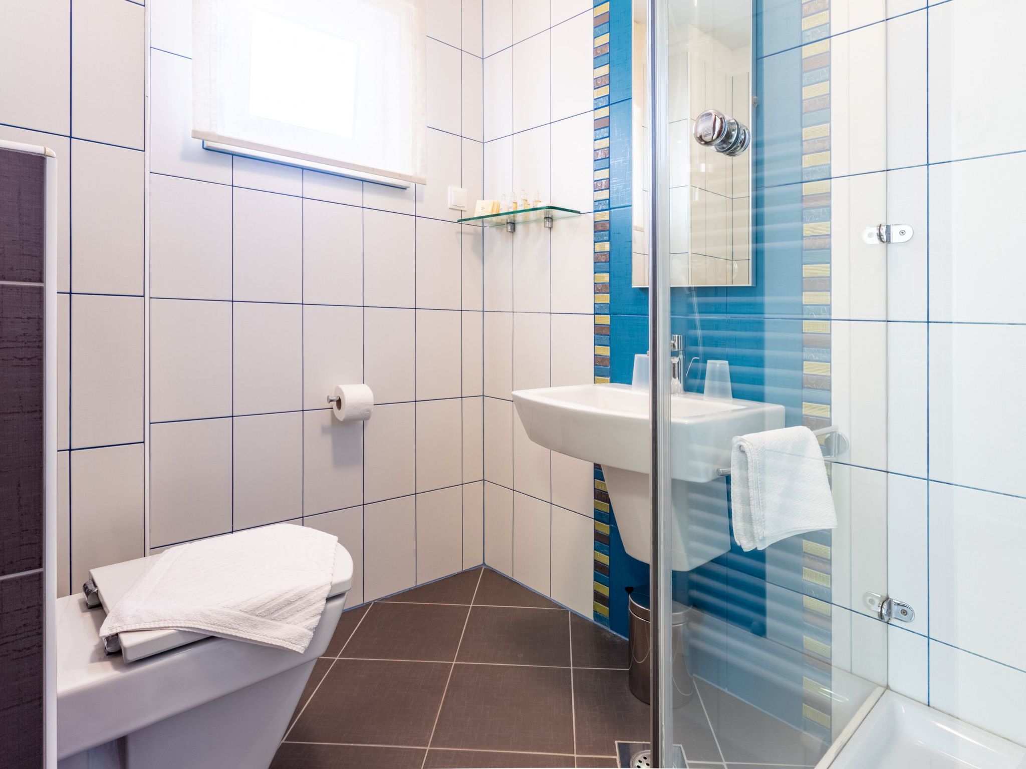 Helle Studio-Ferienwohnung mit Sonnenbalkon-Dedans