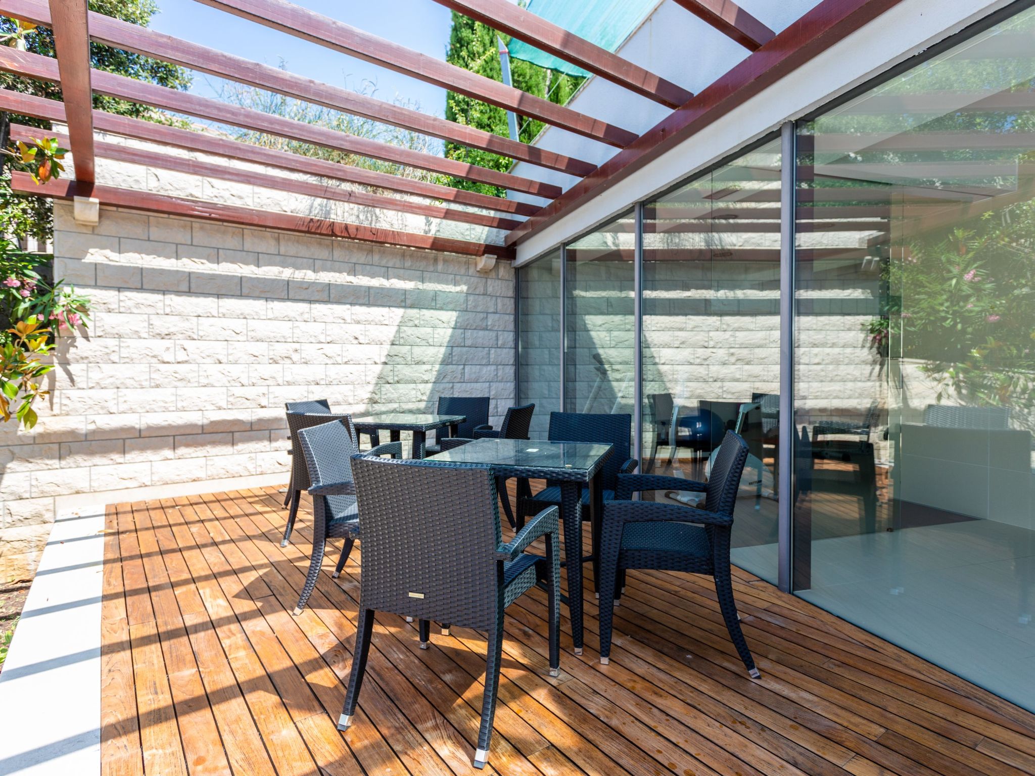 Helle Studio-Ferienwohnung mit Sonnenbalkon-Dedans
