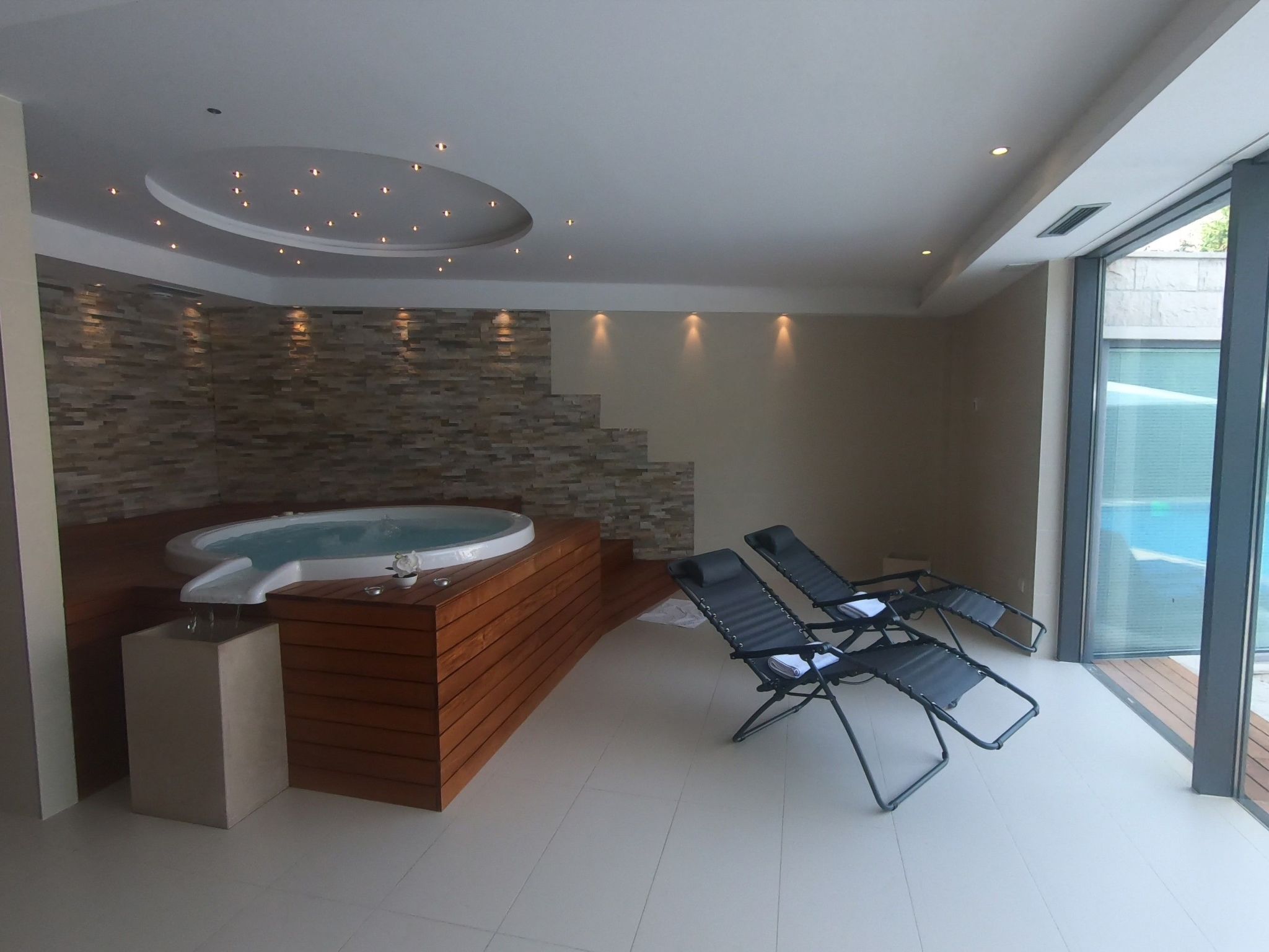 Geräumige Wohnung mit Meerblick vom Sonnenbalkon-Dedans