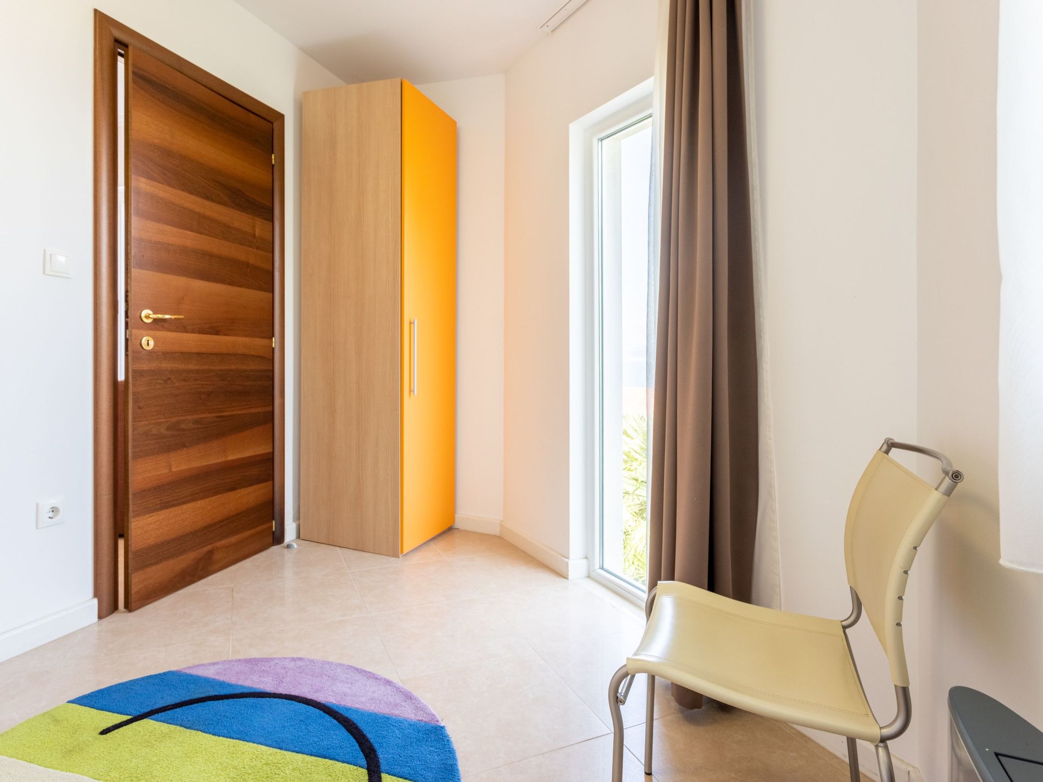 Geräumige Wohnung mit Meerblick vom Sonnenbalkon-Dedans