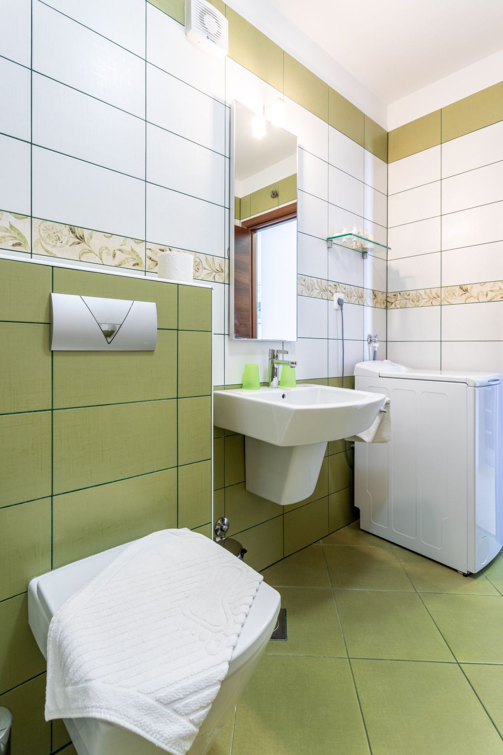 Geräumige Wohnung mit Meerblick vom Sonnenbalkon-Dedans