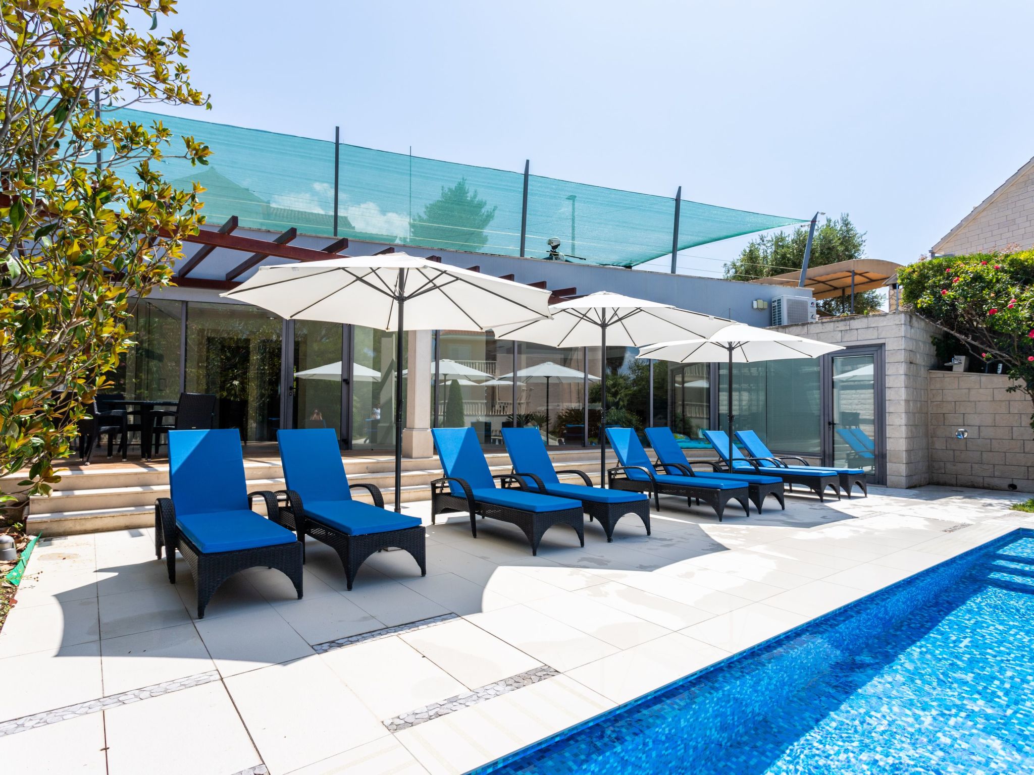 Geräumige Wohnung mit Meerblick vom Sonnenbalkon-Dedans