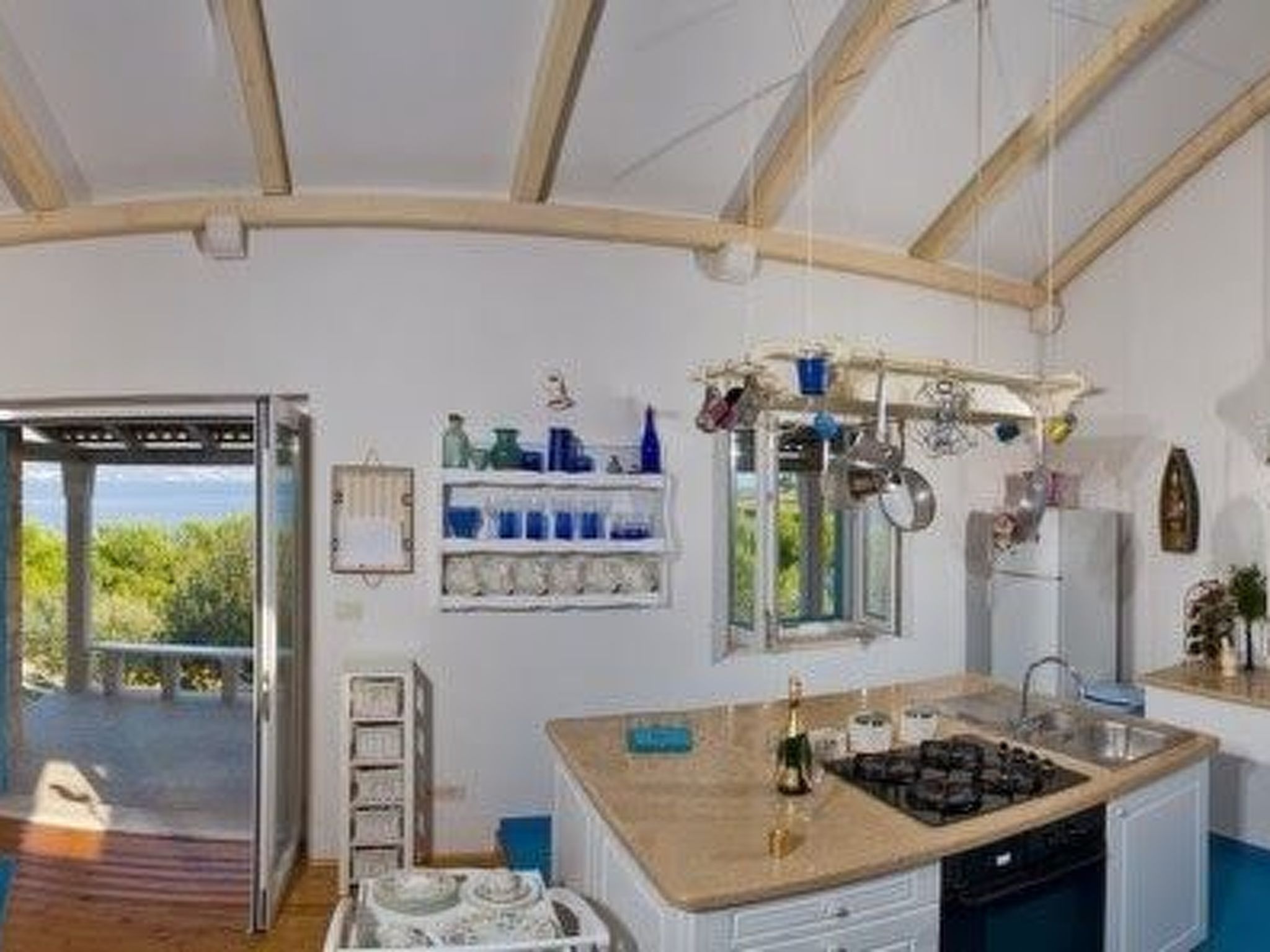 Romantisches traditionelles Natursteinhaus in erster Reihe zum Strand - Robinso