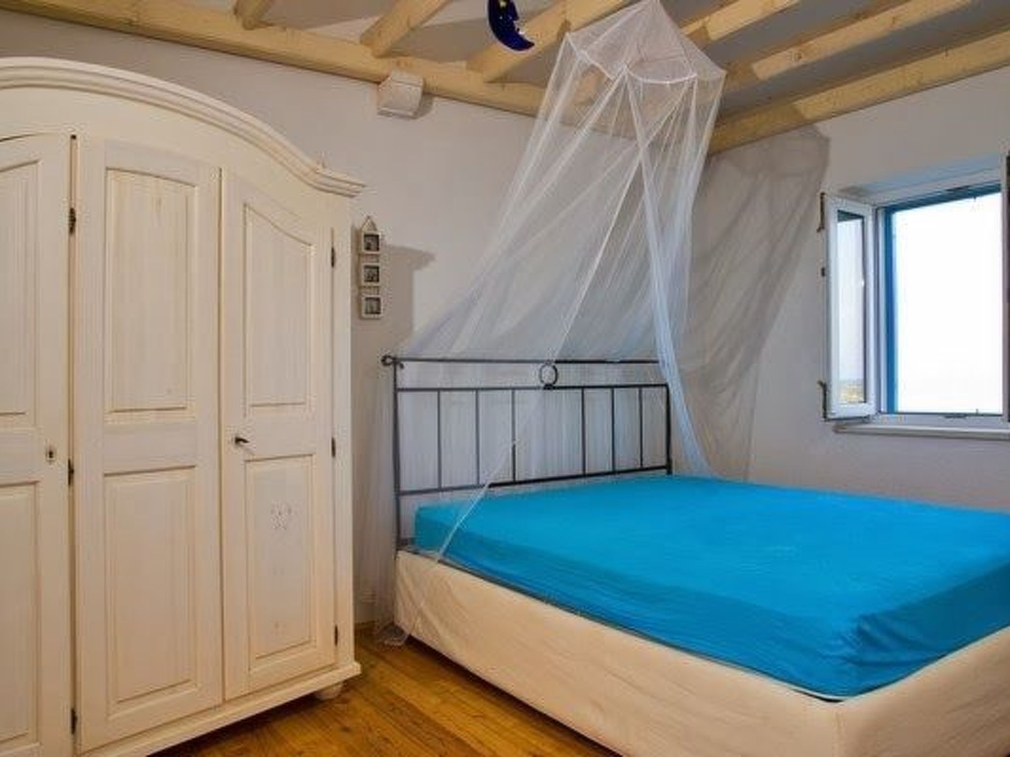 Romantisches traditionelles Natursteinhaus in erster Reihe zum Strand - Robinso-Dedans