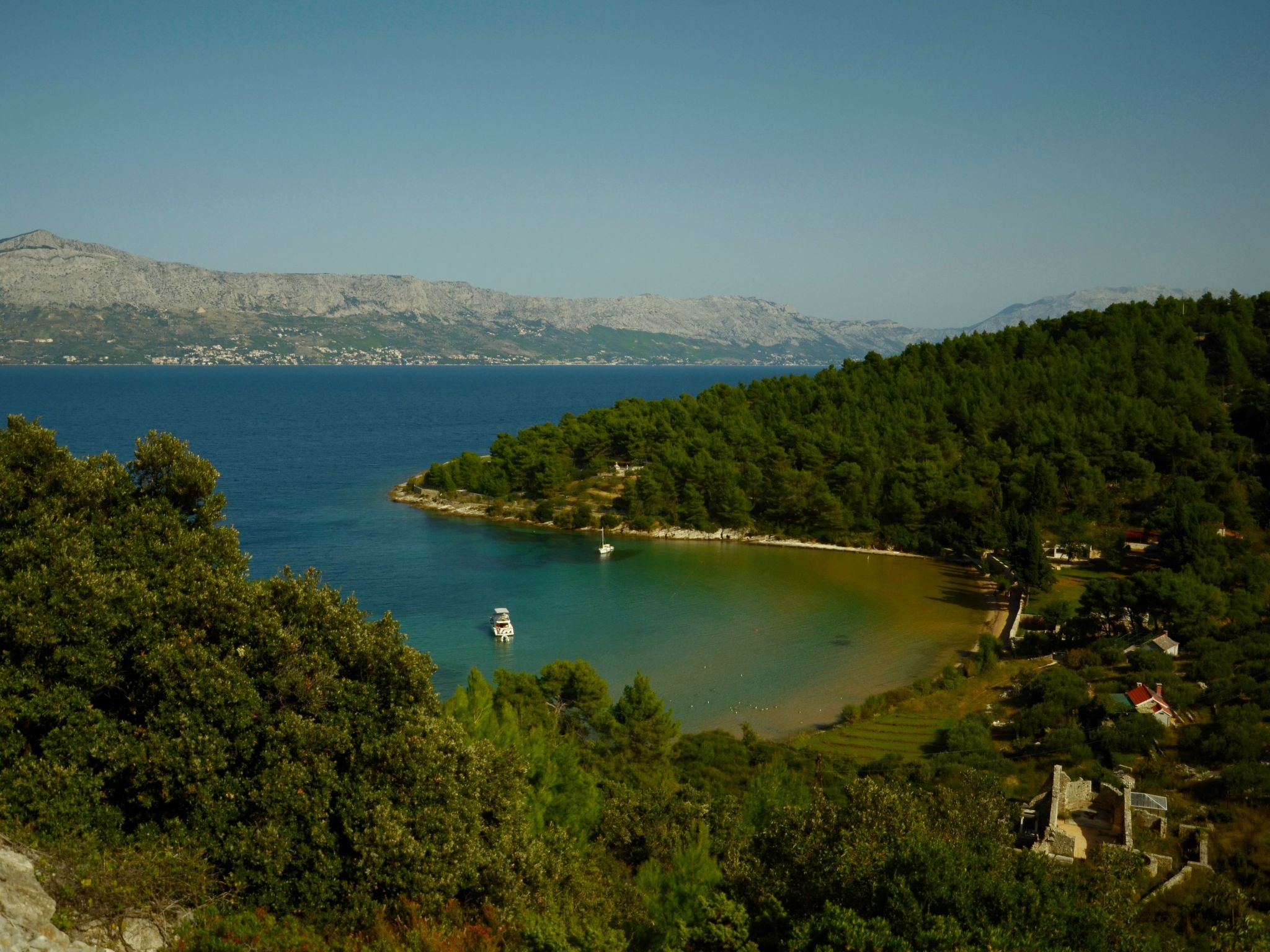 Romantisches traditionelles Natursteinhaus in erster Reihe zum Strand - Robinso-Dehors