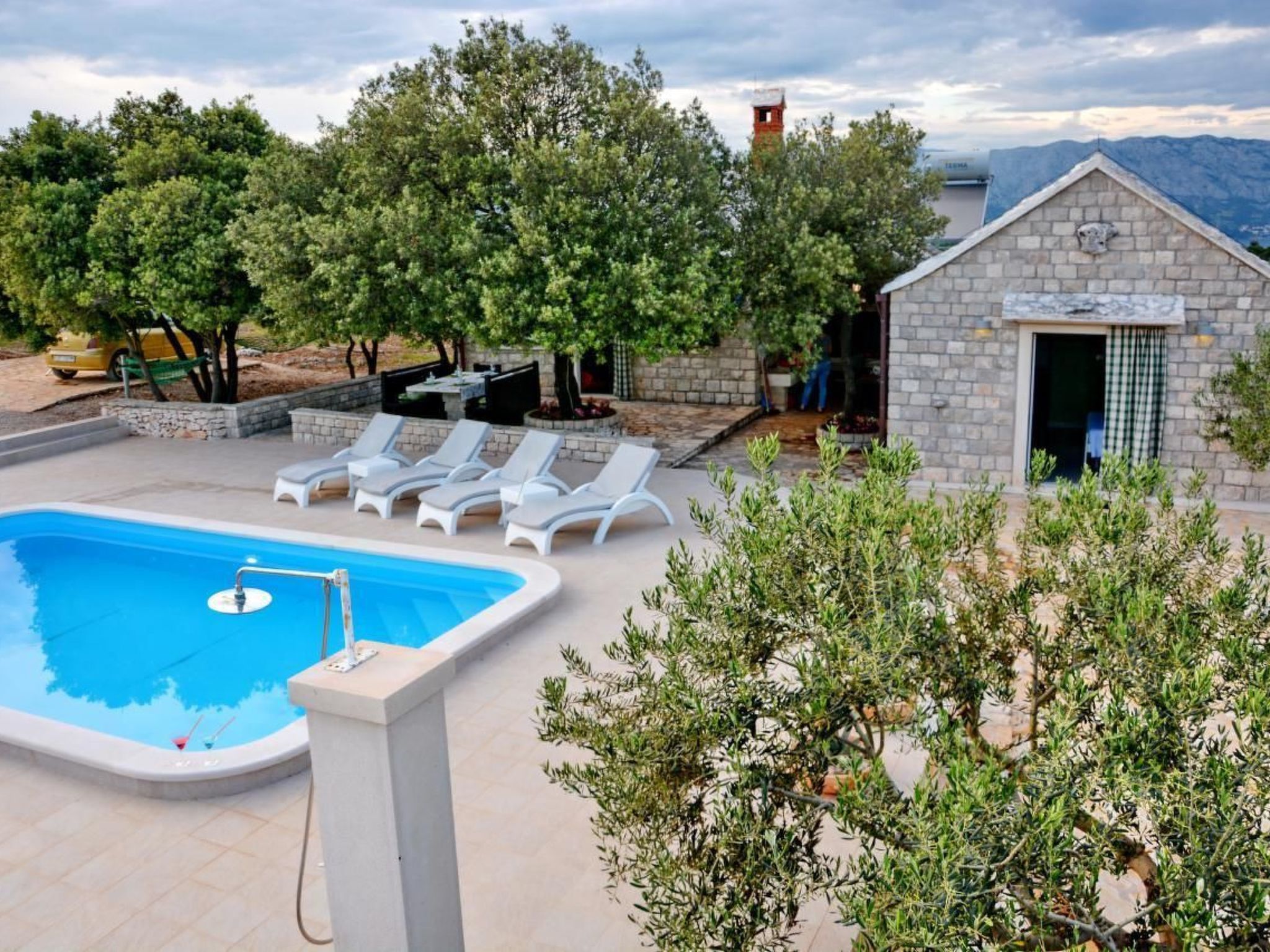 Ferienhaus in Brac/Pucisca (Kroatien) und 1 Hund erlaubt