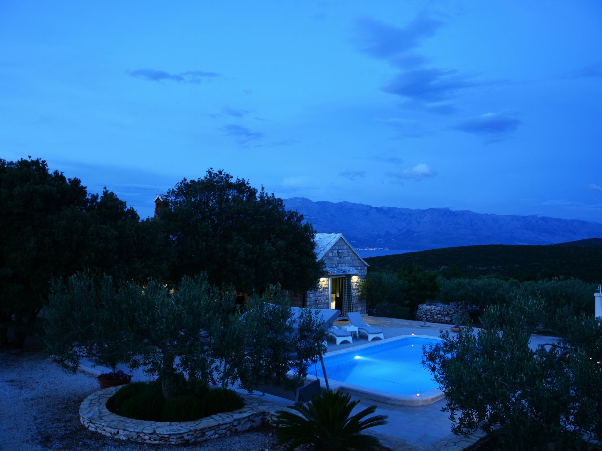 Mit Terrasse und Pool in herrlicher Naturlandschaft-Dehors