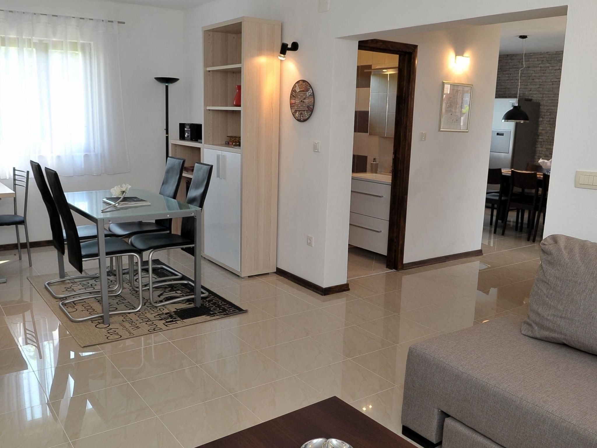 "Sofija" mit Whirlpool-Image-tags.info