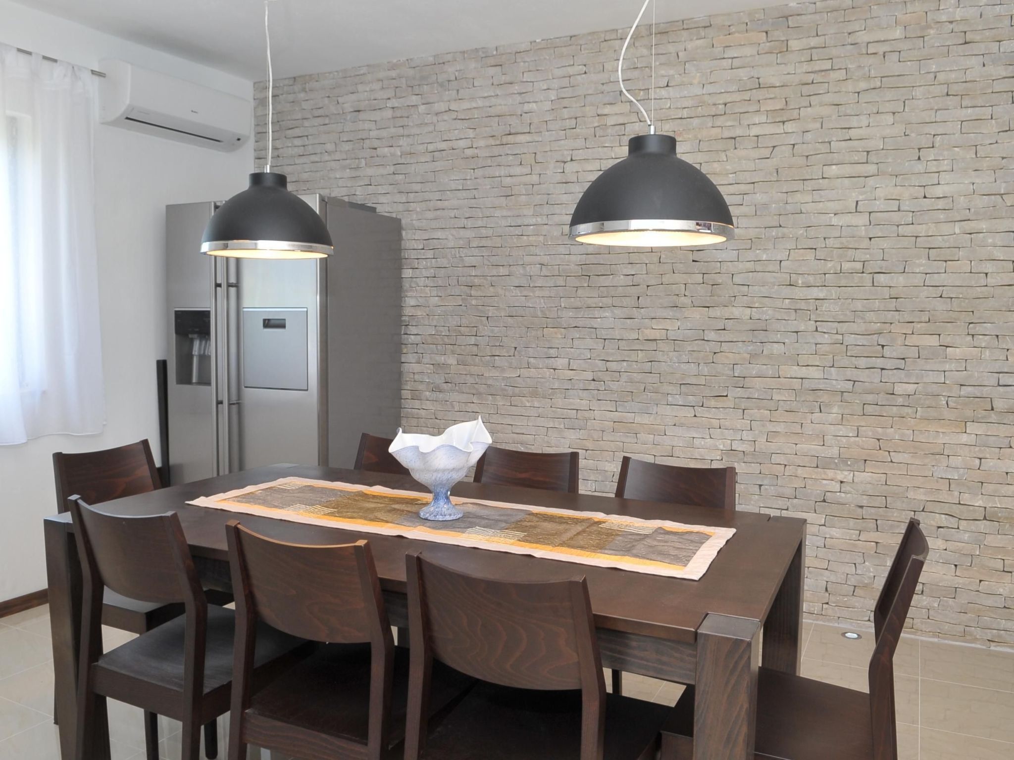 "Sofija" mit Whirlpool-Image-tags.info