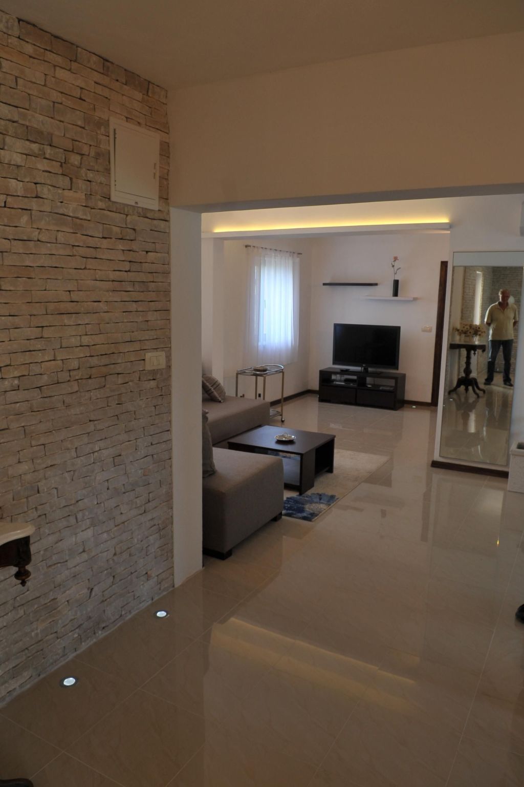 "Sofija" mit Whirlpool-Image-tags.info