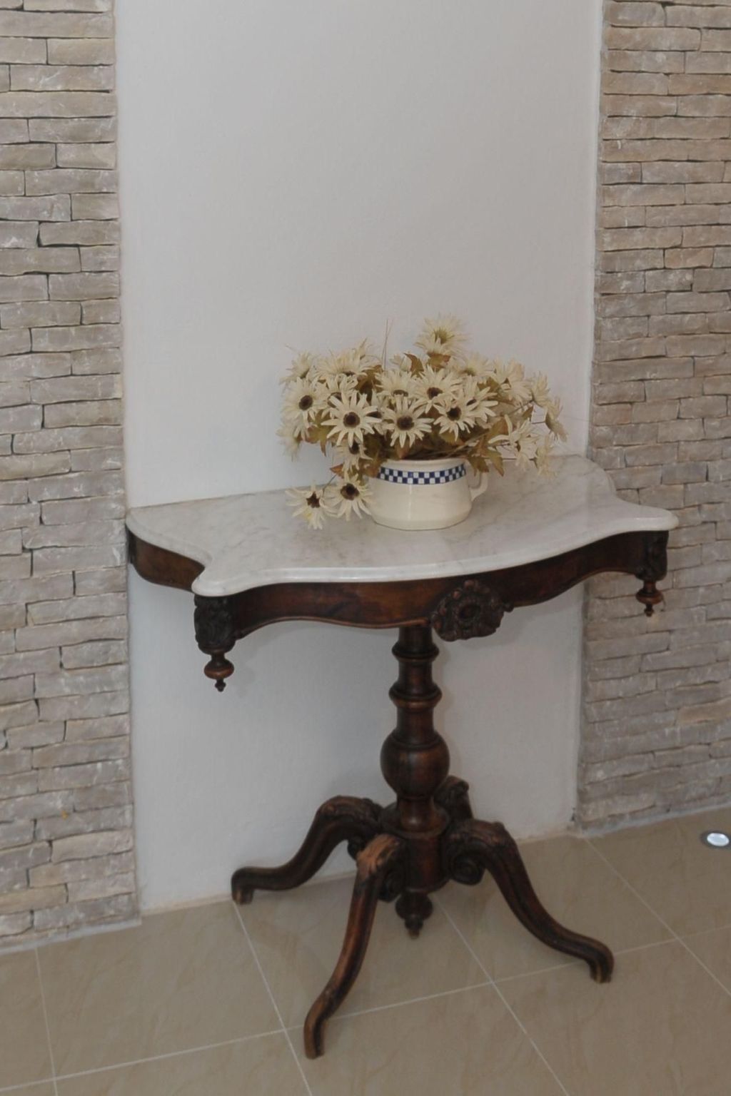 "Sofija" mit Whirlpool-Image-tags.info