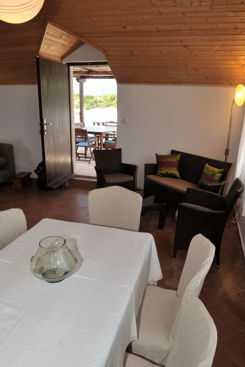 "Sofija" mit Whirlpool-Image-tags.info