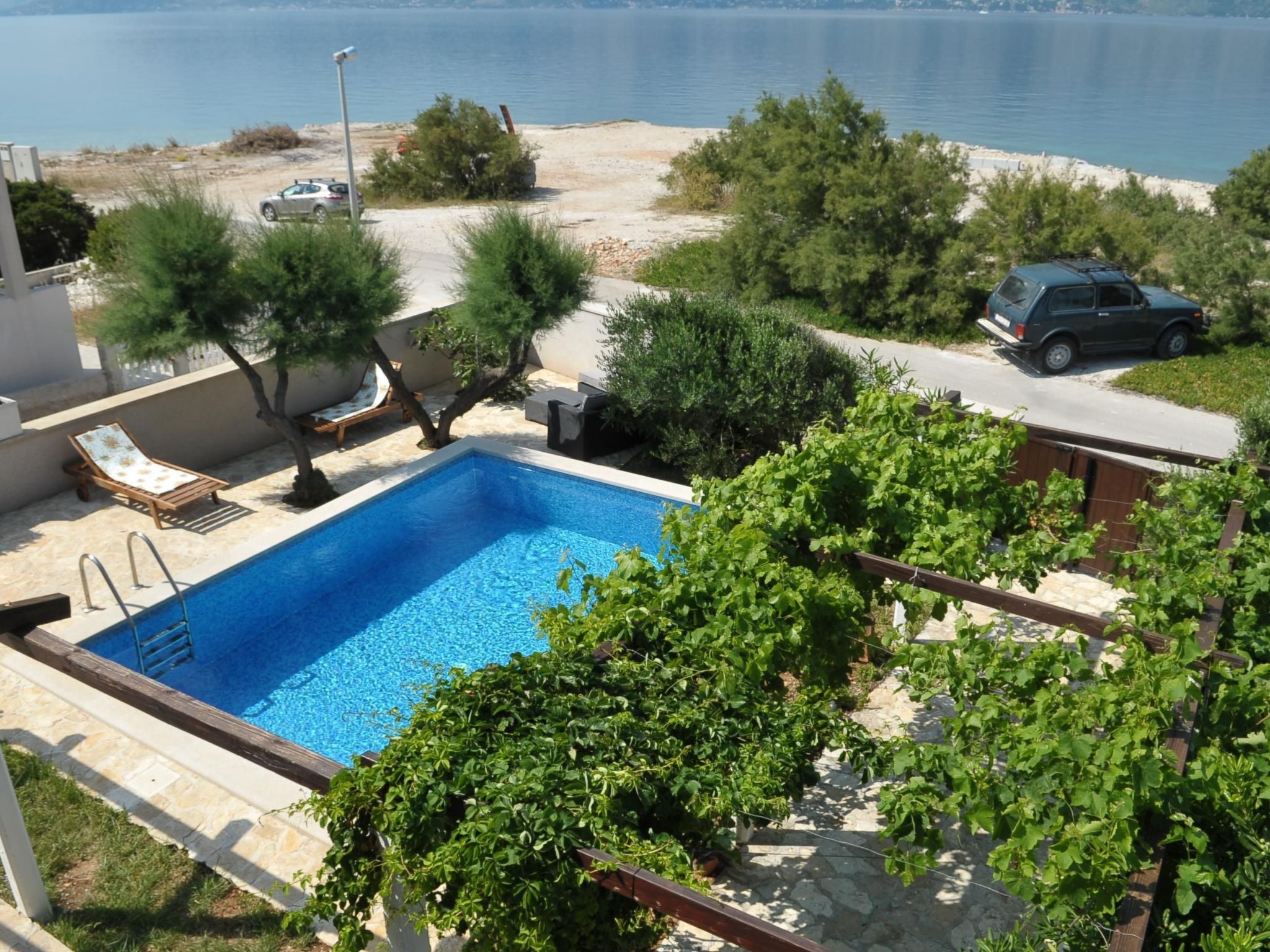 "Sofija" mit Whirlpool-Image-tags.info