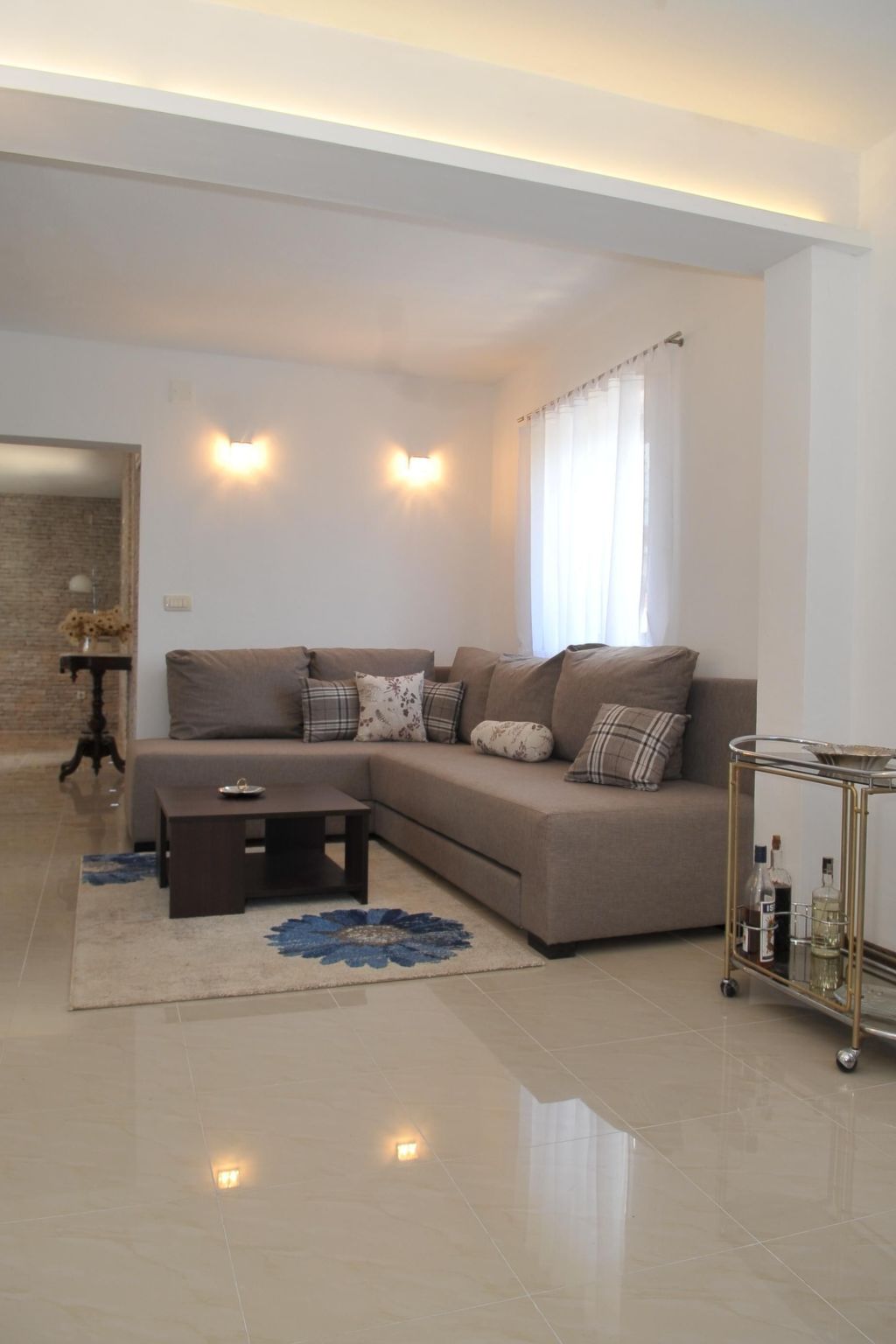 "Sofija" mit Whirlpool-Image-tags.info