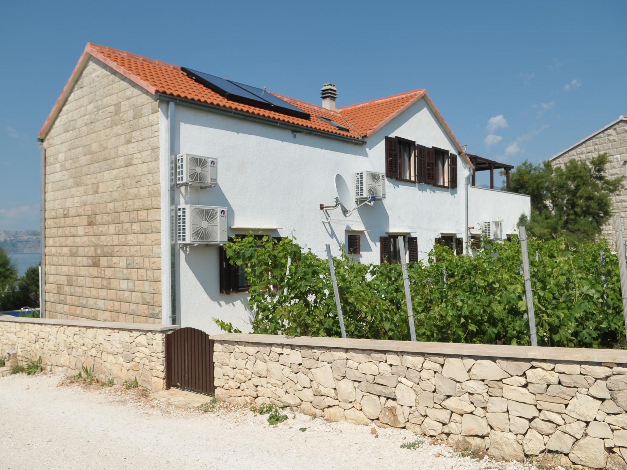 "Sofija" mit Whirlpool-Image-tags.info