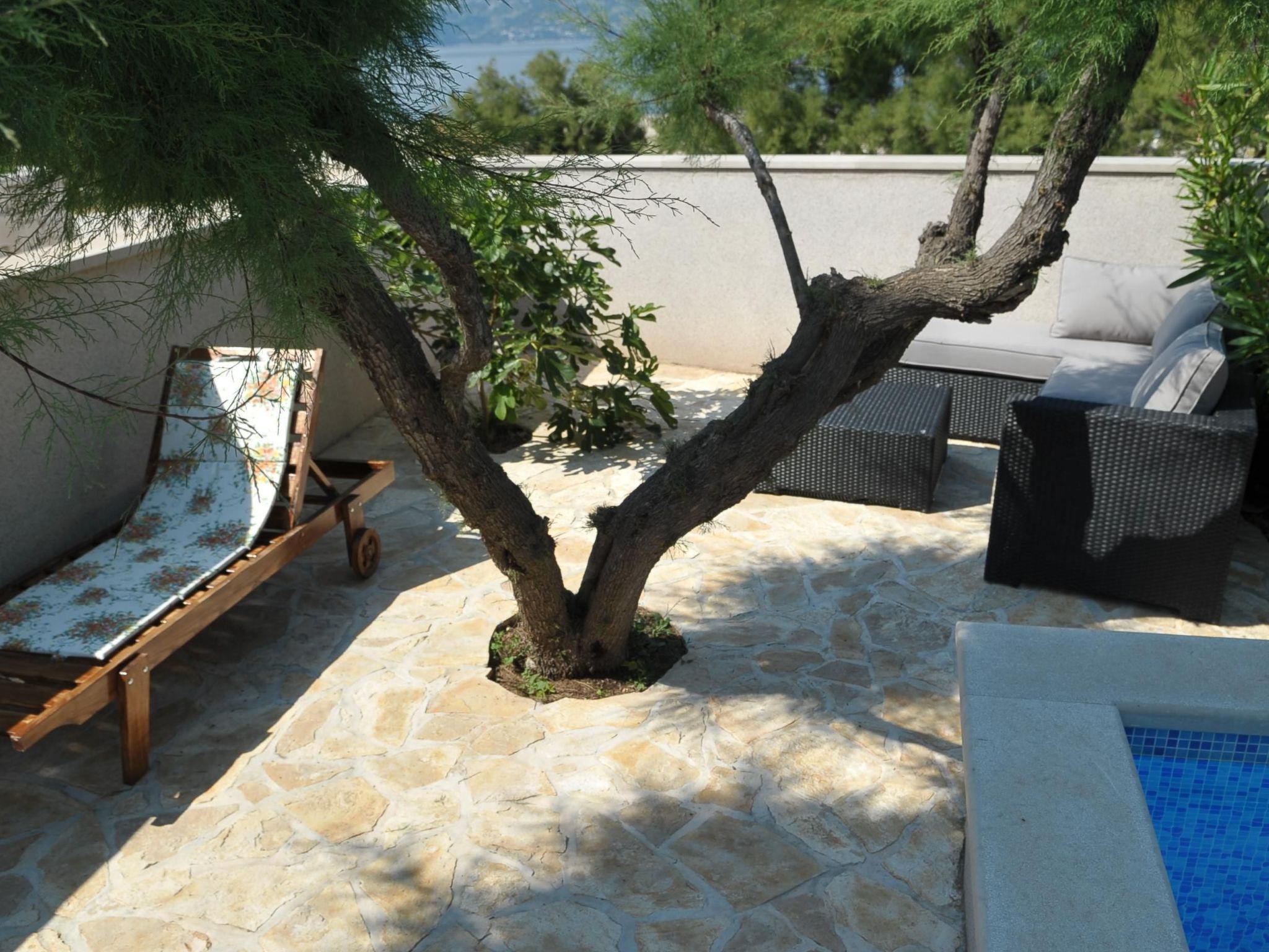 "Sofija" mit Whirlpool-Image-tags.info