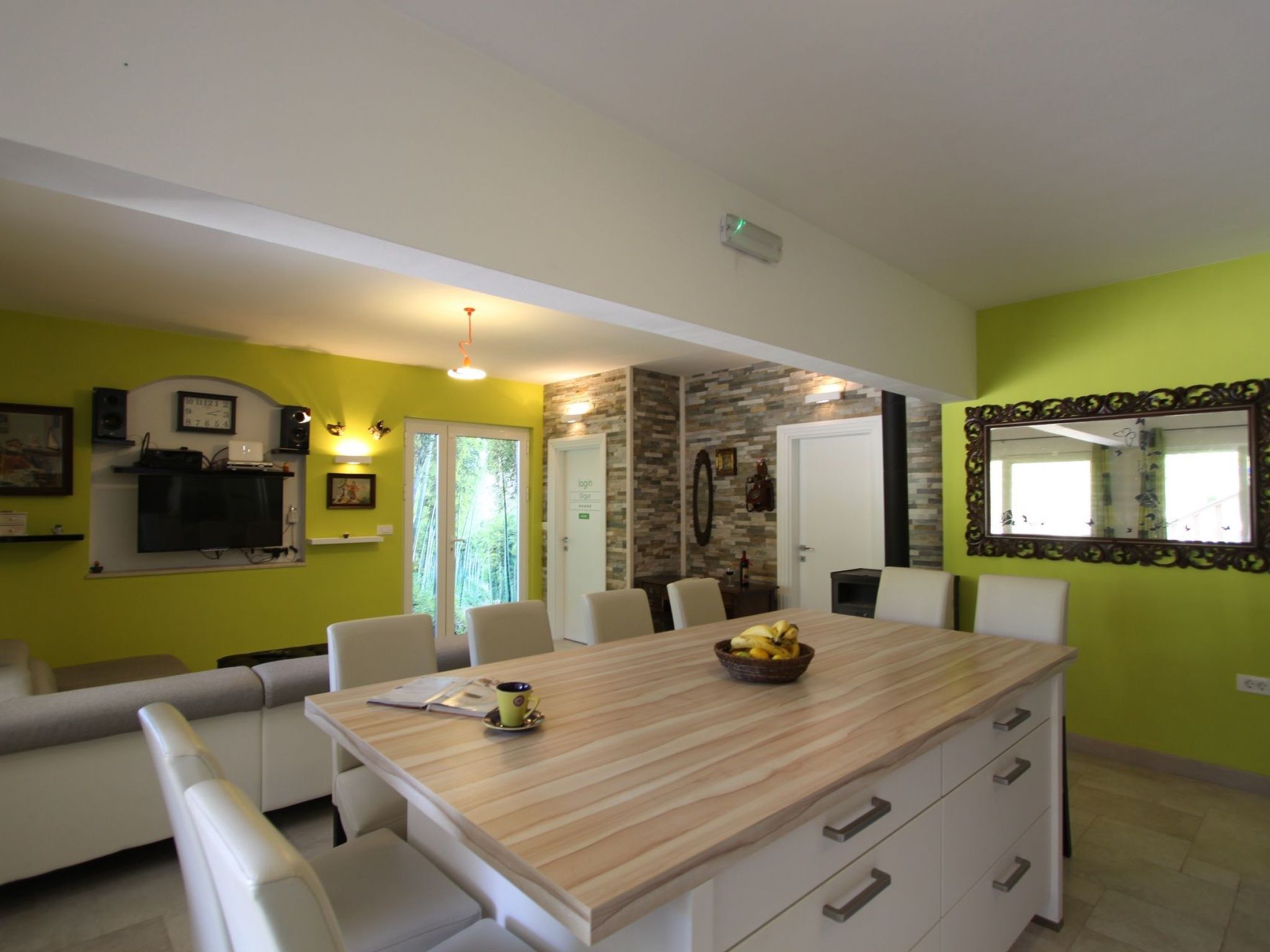 Komfortables Haus in Selca mit privatem Parkplatz-Drinnen