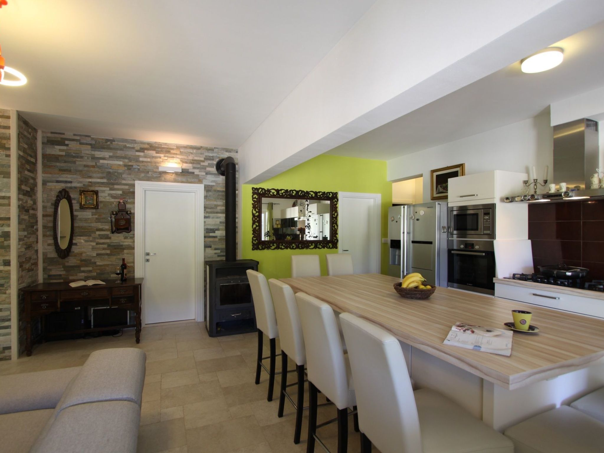 Komfortables Haus in Selca mit privatem Parkplatz-Drinnen