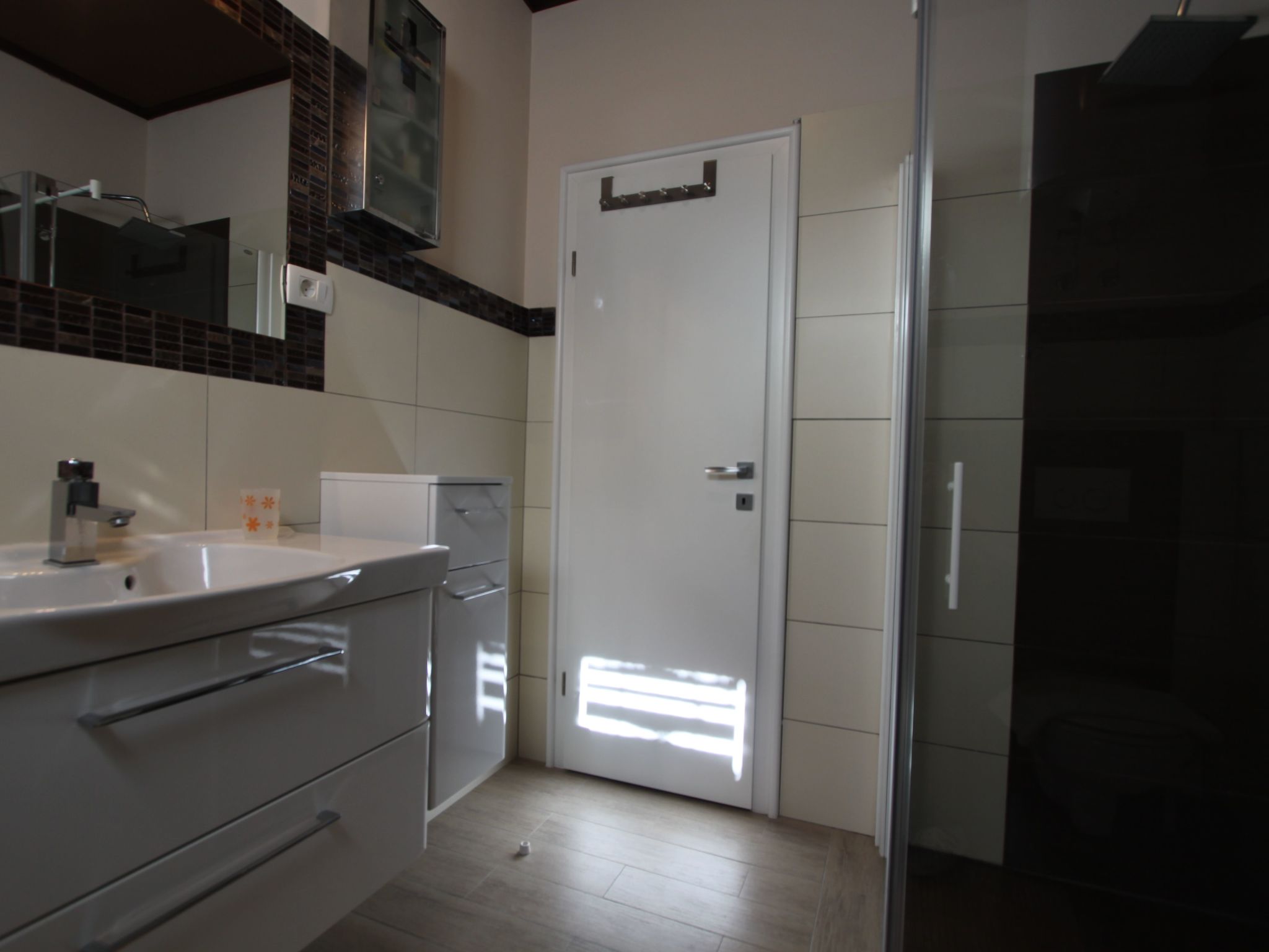 Komfortables Haus in Selca mit privatem Parkplatz-Drinnen