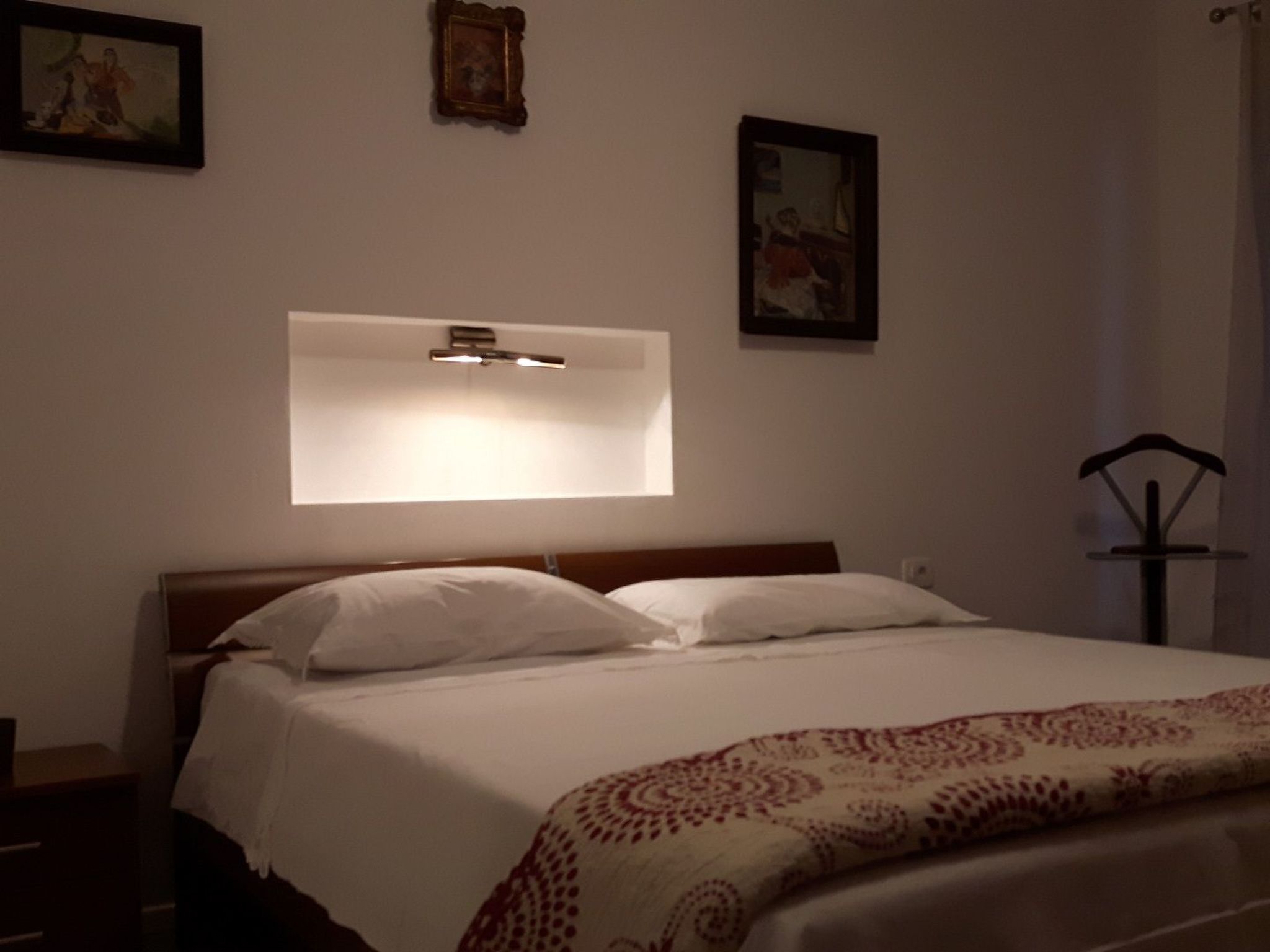 Komfortables Haus in Selca mit privatem Parkplatz-Drinnen