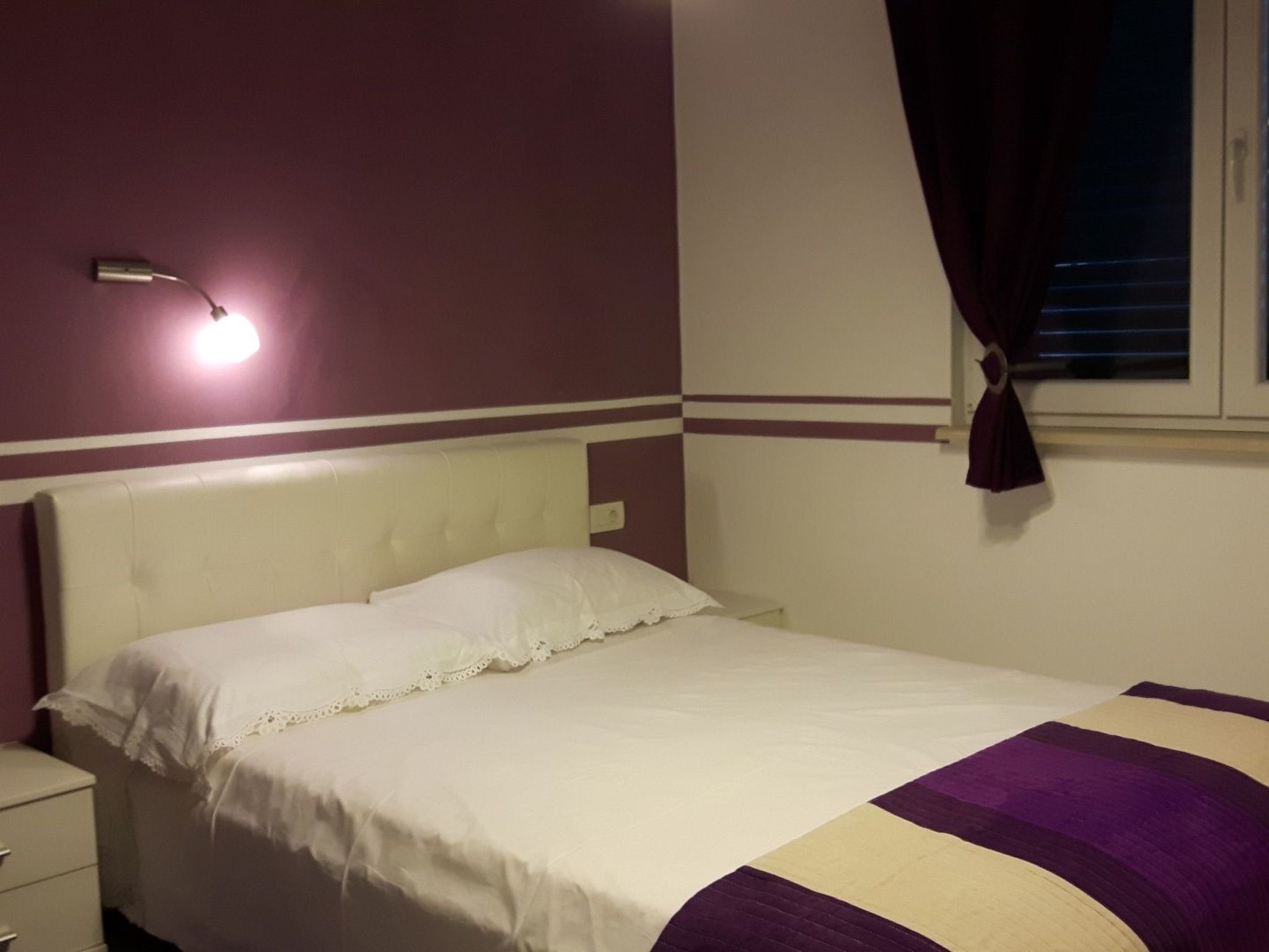 Komfortables Haus in Selca mit privatem Parkplatz-Drinnen