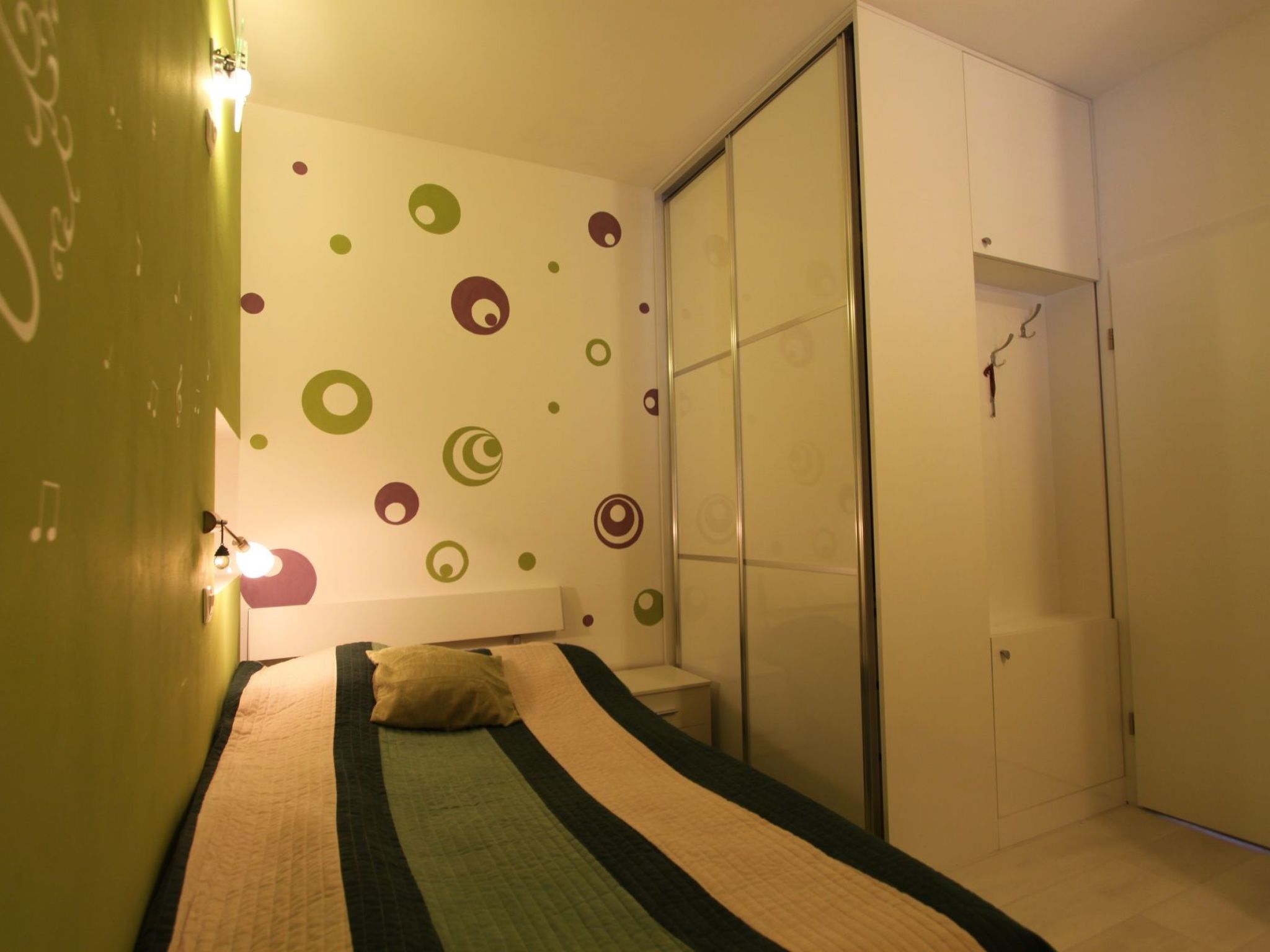 Komfortables Haus in Selca mit privatem Parkplatz-Drinnen