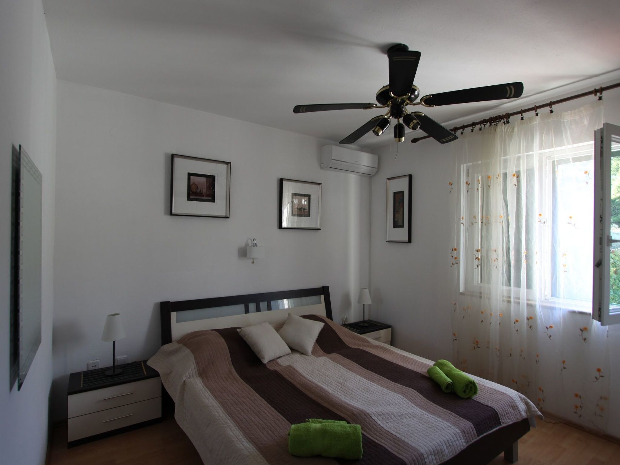 Komfortables Haus in Selca mit privatem Parkplatz-Drinnen