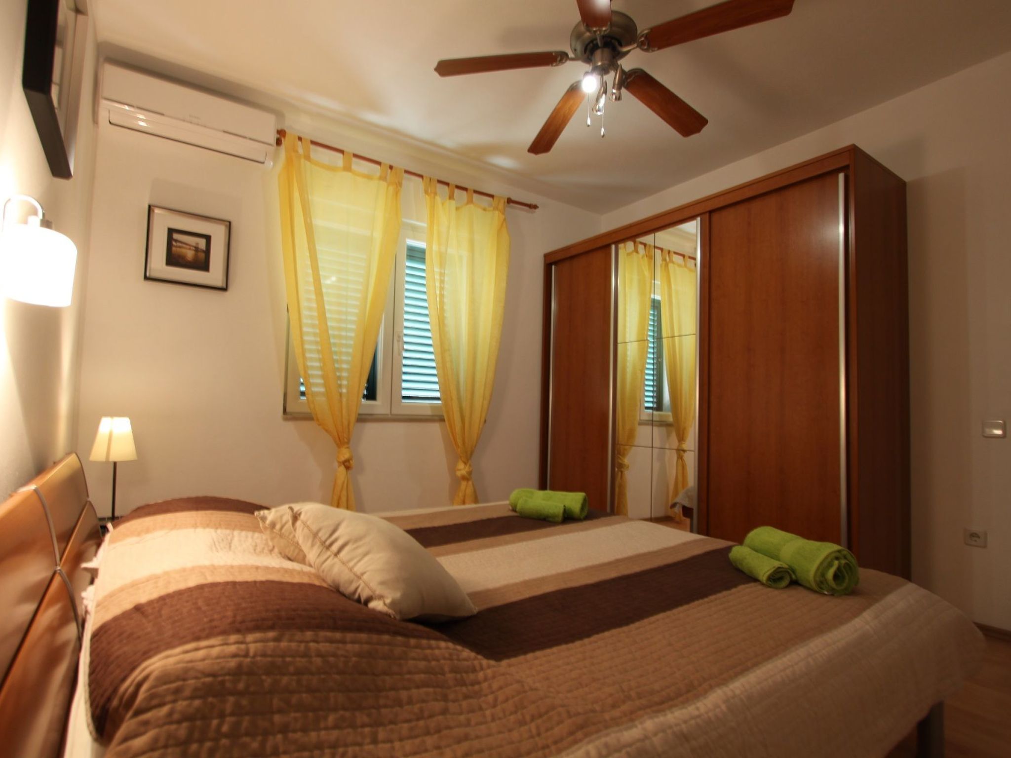 Komfortables Haus in Selca mit privatem Parkplatz-Drinnen