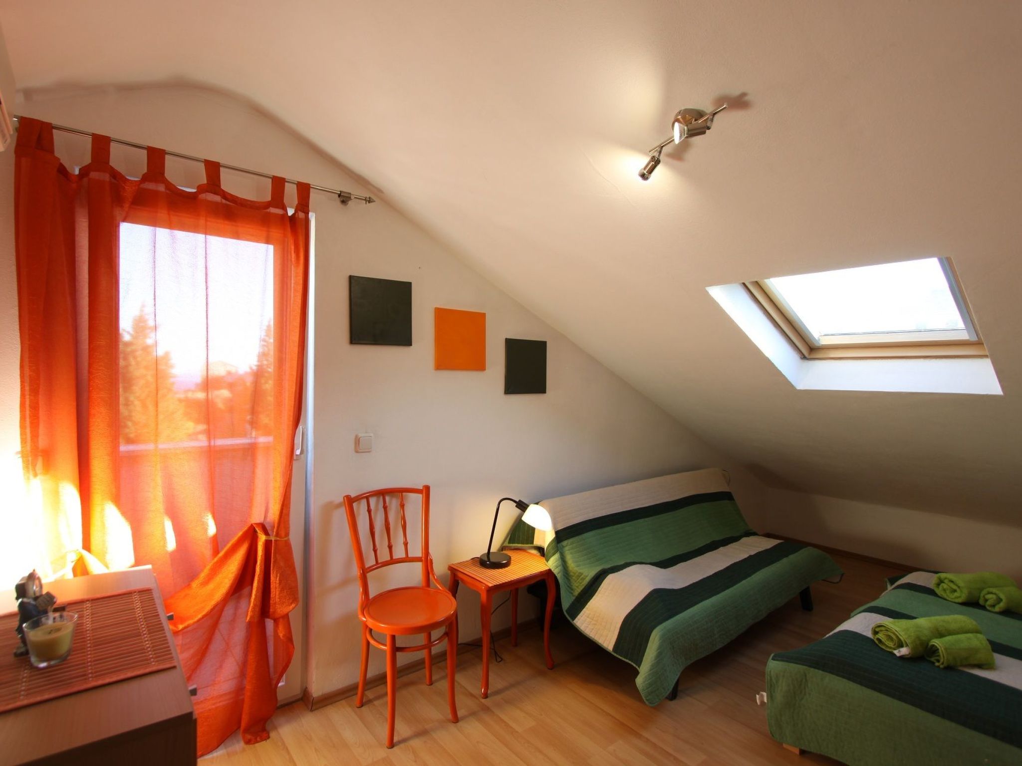 Komfortables Haus in Selca mit privatem Parkplatz-Drinnen