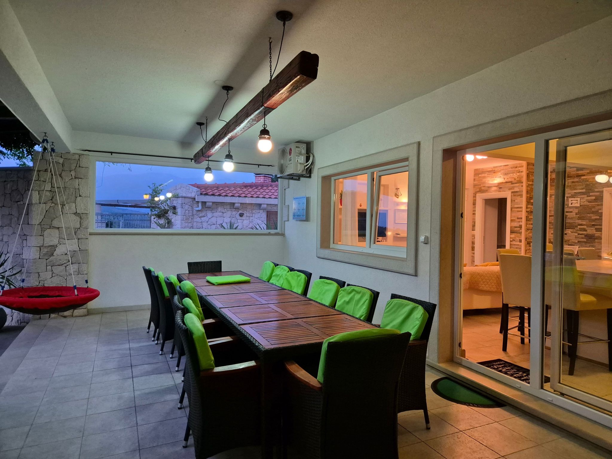 Komfortables Haus in Selca mit privatem Parkplatz-Drinnen