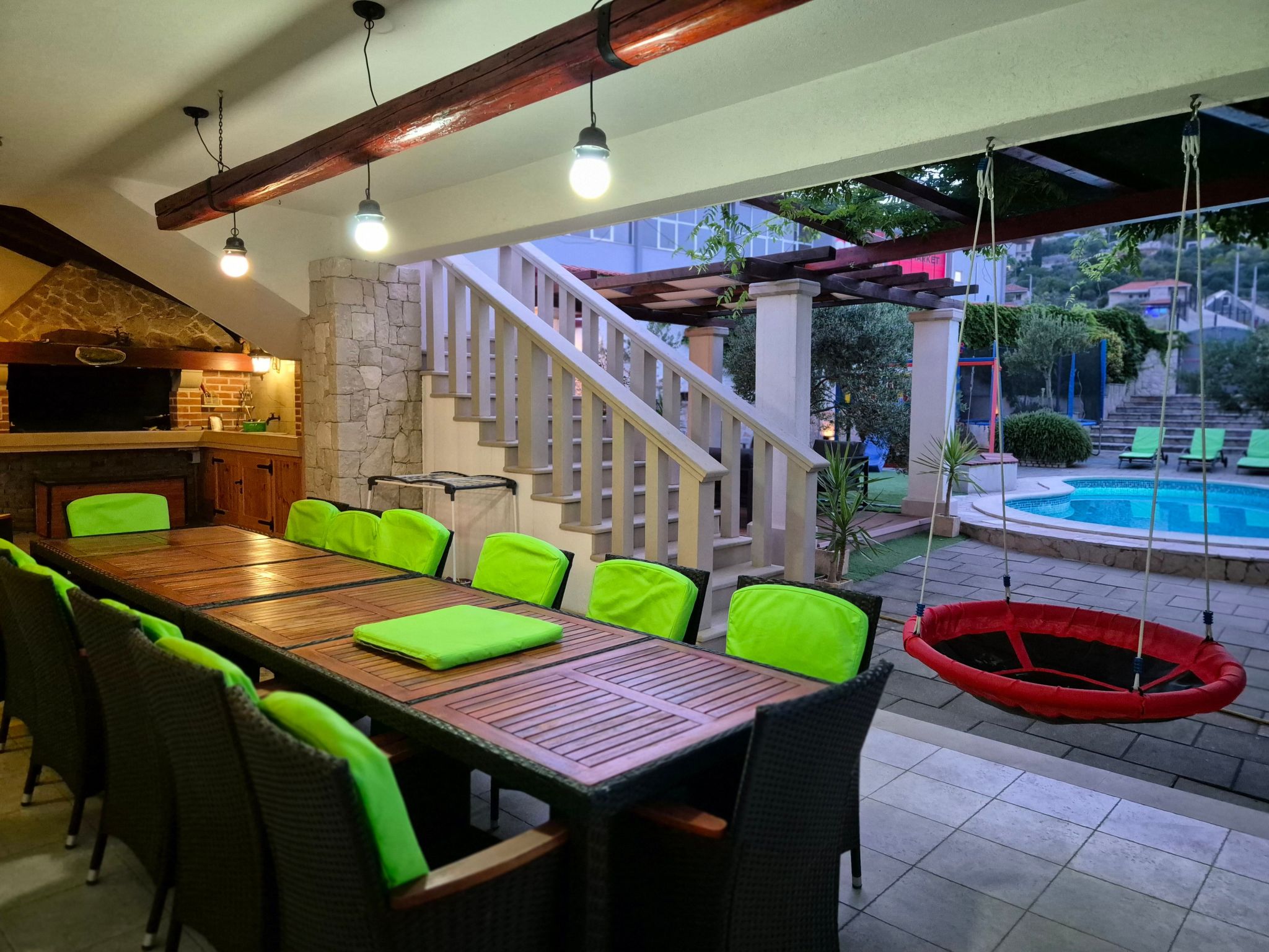 Komfortables Haus in Selca mit privatem Parkplatz-Drinnen