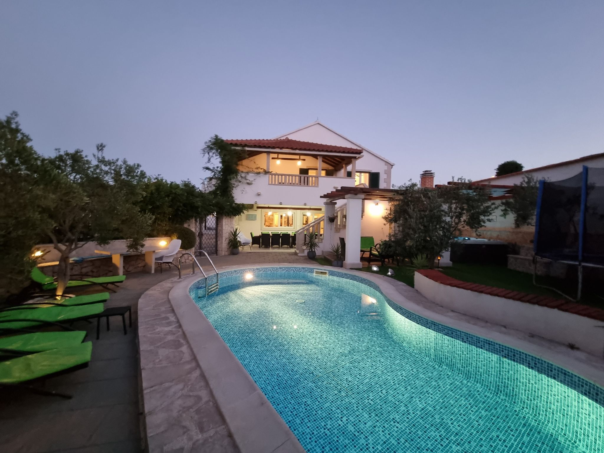 Komfortables Haus in Selca mit privatem Parkplatz-Drinnen