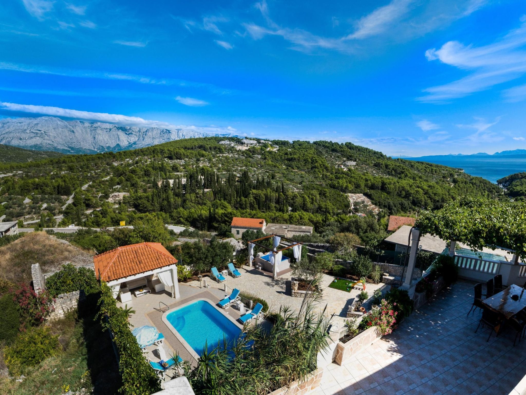 Ferienvilla "Lucian" mit Blick auf das Wasser-Drinnen