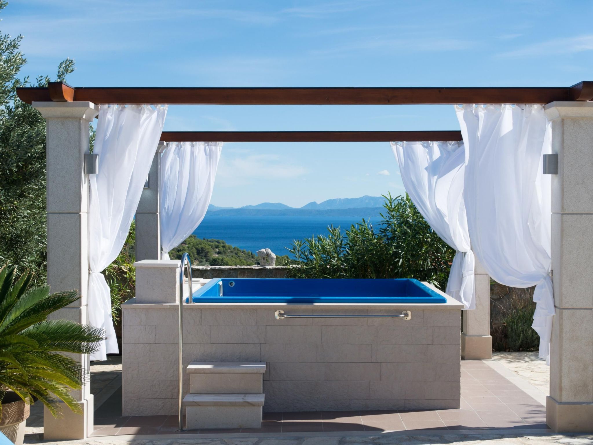 Ferienvilla "Lucian" mit Blick auf das Wasser-Drinnen