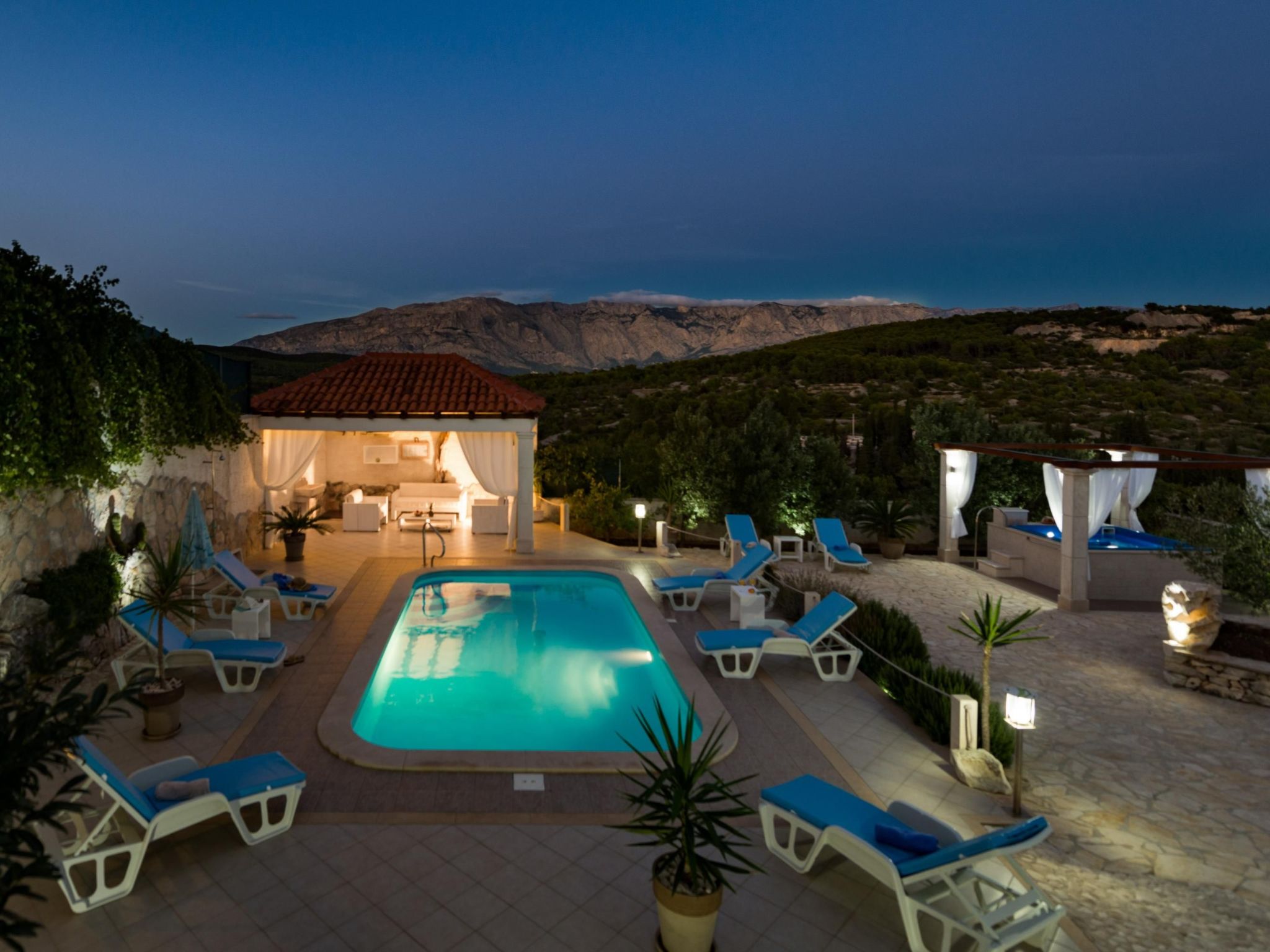 Ferienvilla "Lucian" mit Blick auf das Wasser-Drinnen