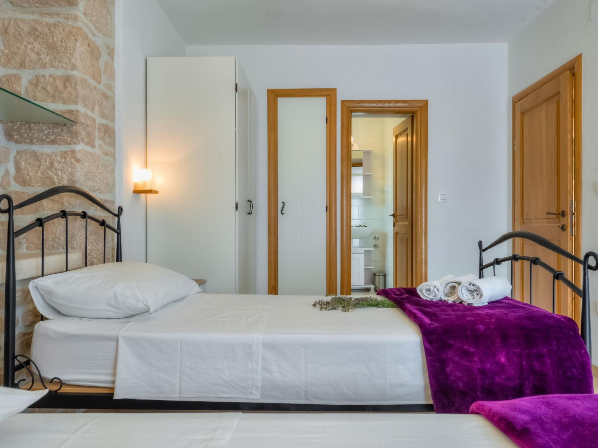 Ferienvilla "Lucian" mit Blick auf das Wasser-Drinnen