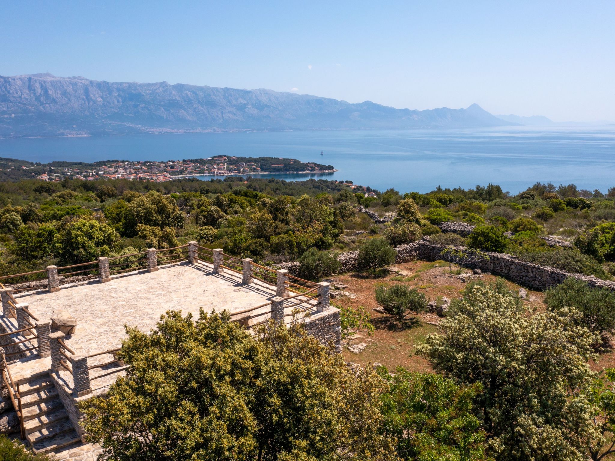 Ranch Visoka in Selca mit Panoramablick aufs Meer-Drinnen