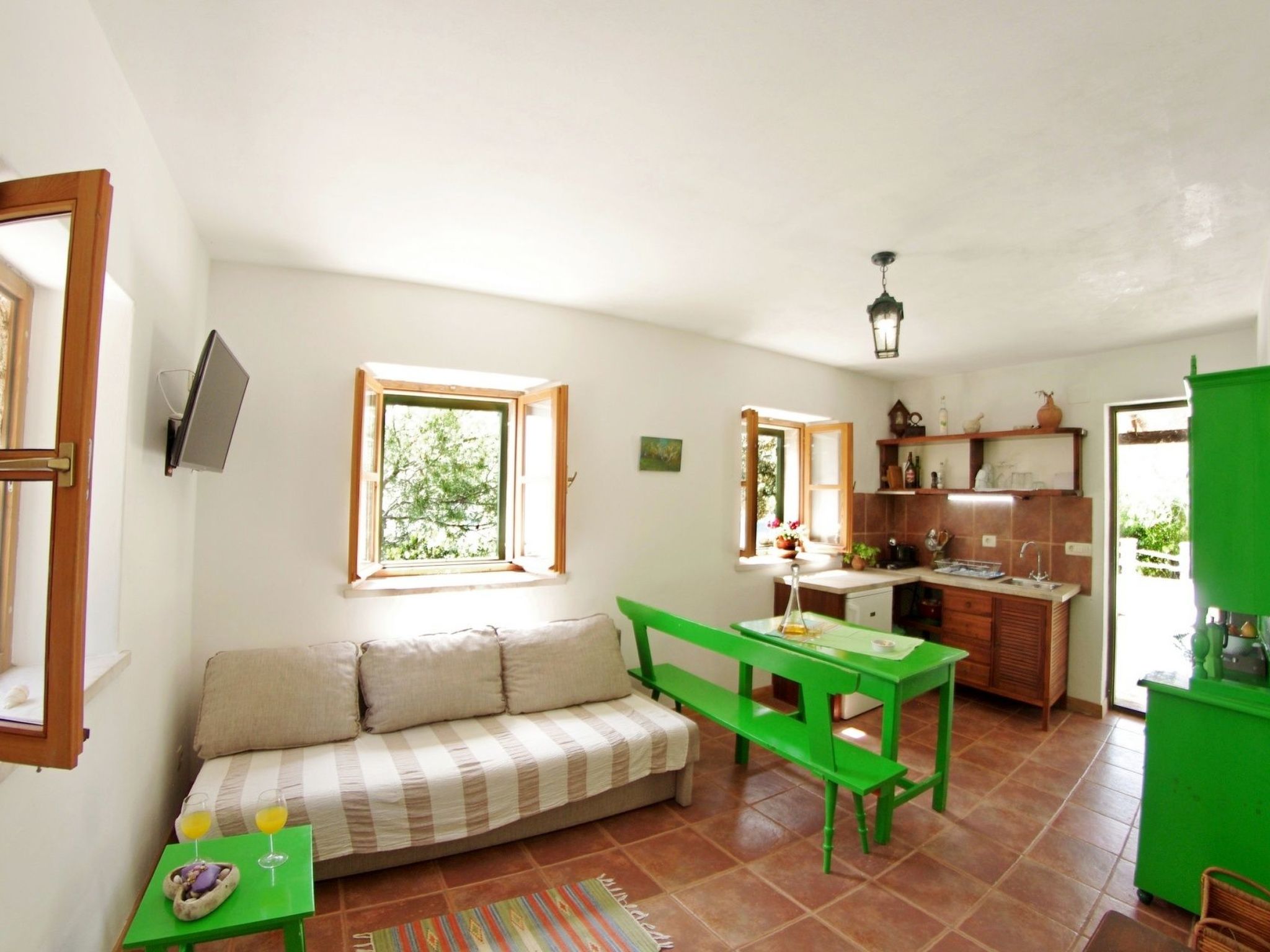 In Selca mit Garten, Terrasse und Grill-Drinnen