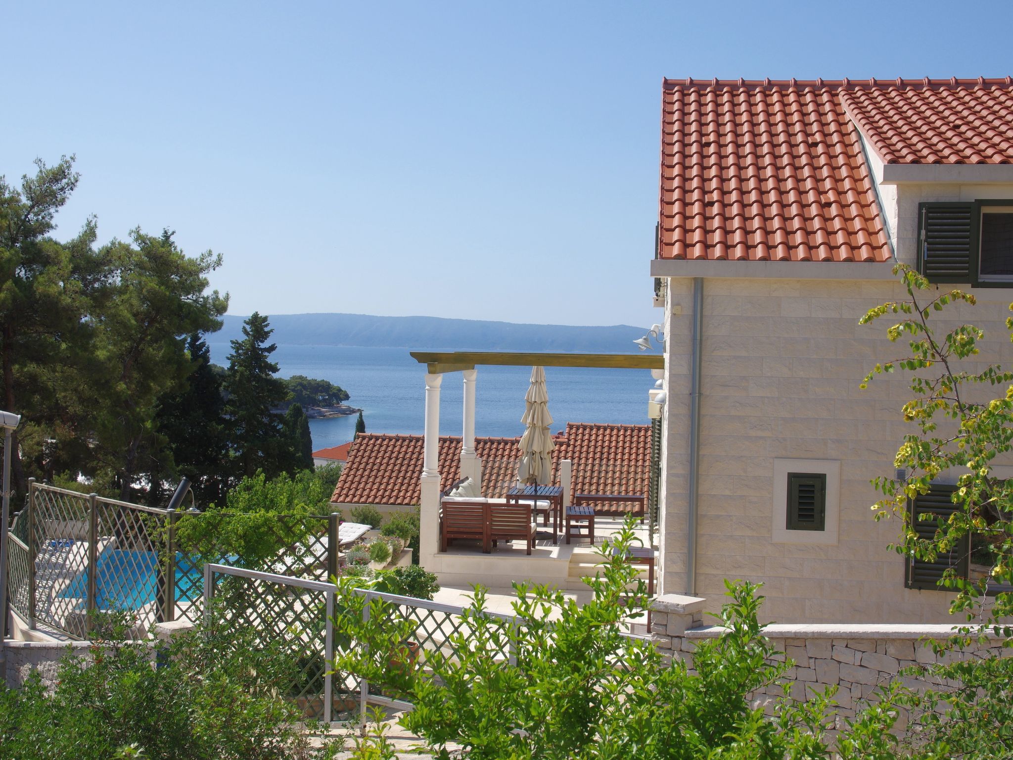 Schönes Ferienhaus mit privatem Pool-Binnen