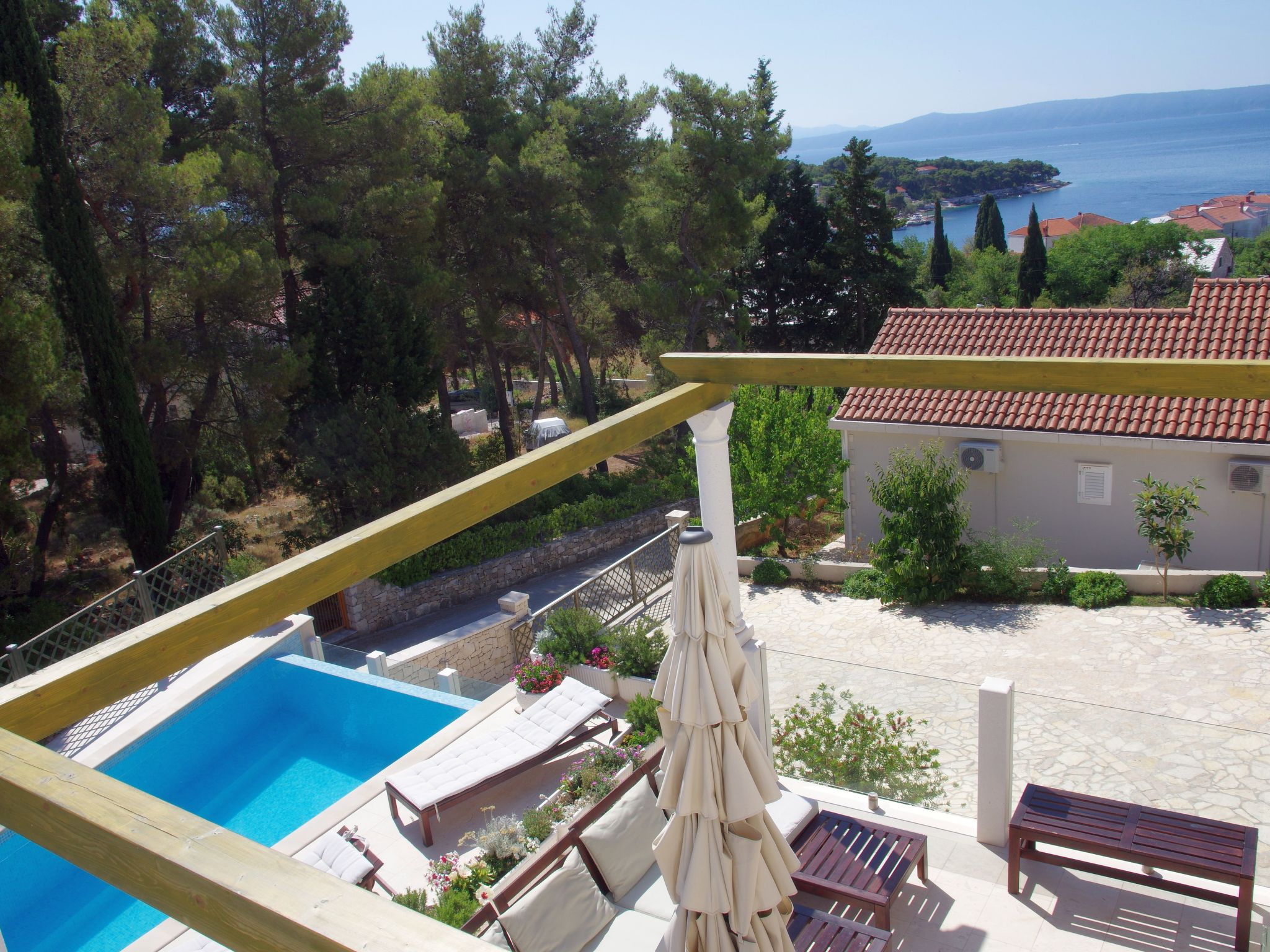 Schönes Ferienhaus mit privatem Pool-Binnen