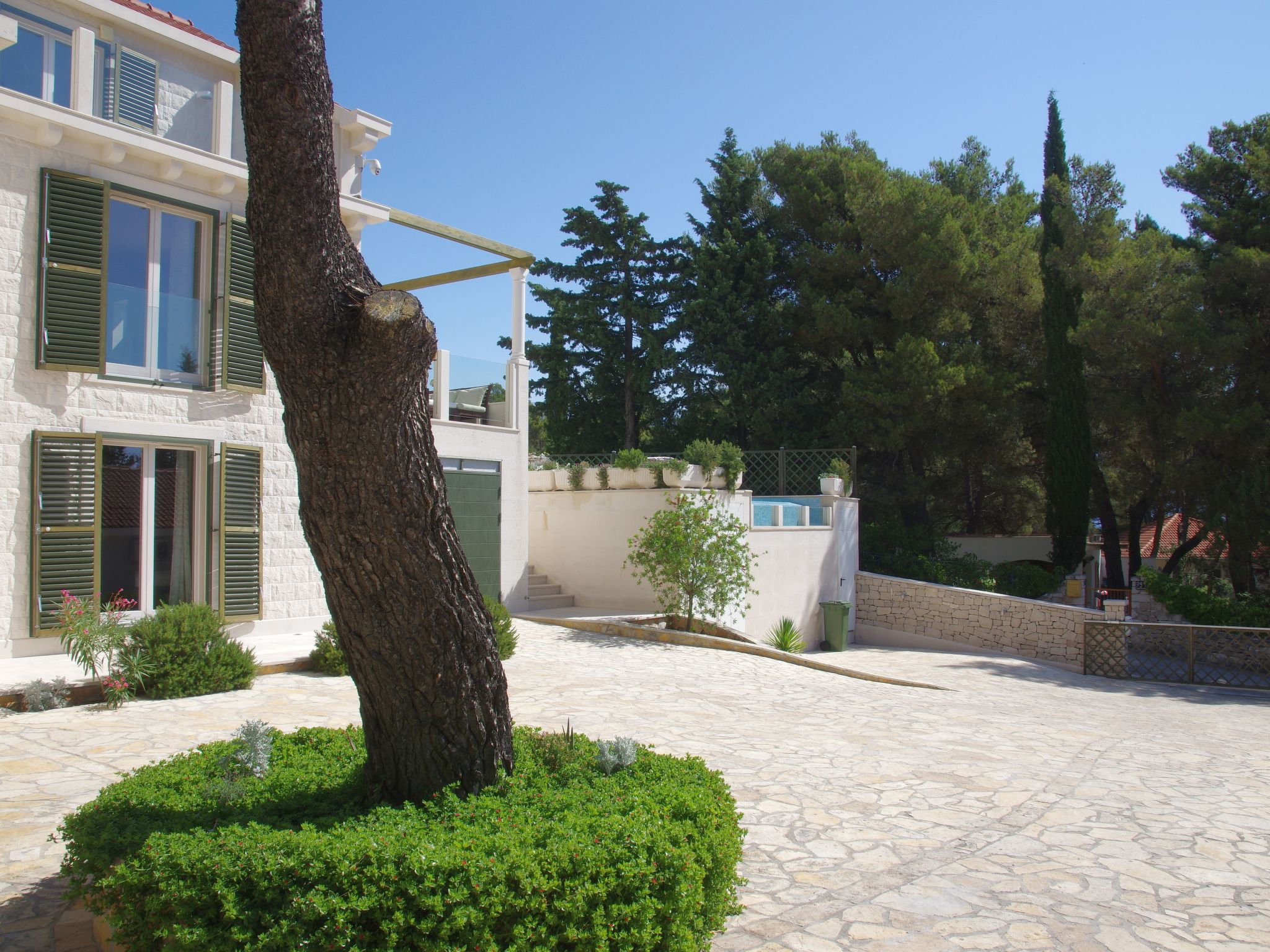 Schönes Ferienhaus mit privatem Pool-Binnen