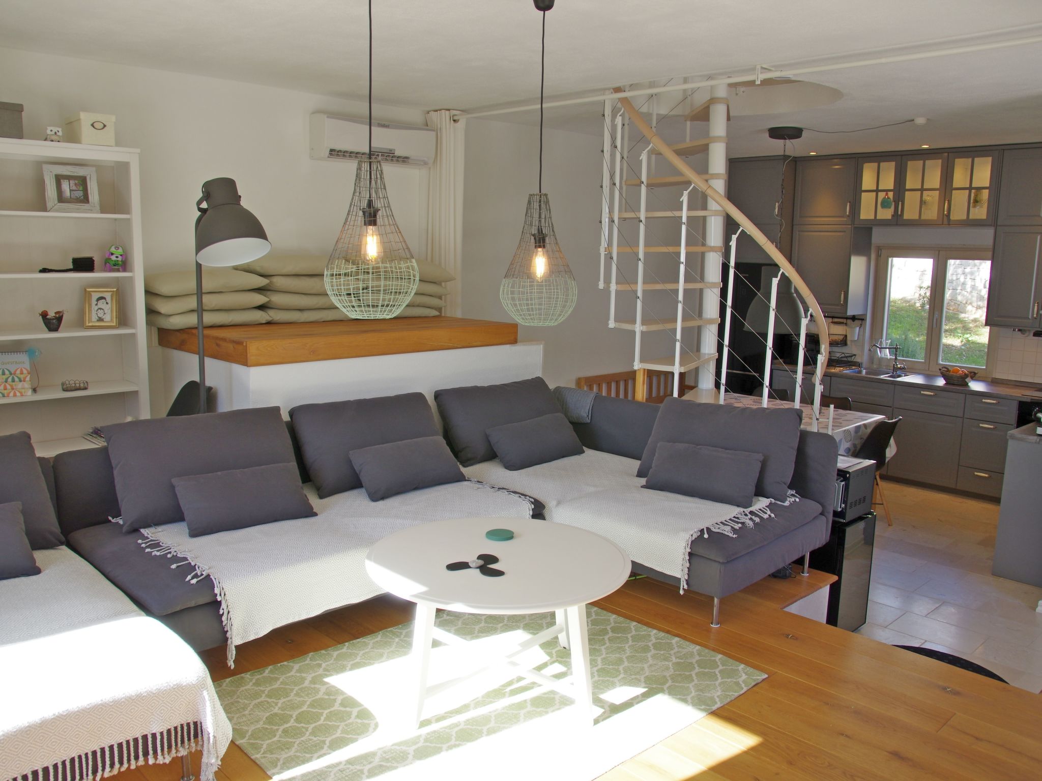 Schönes Ferienhaus mit privatem Pool-Binnen