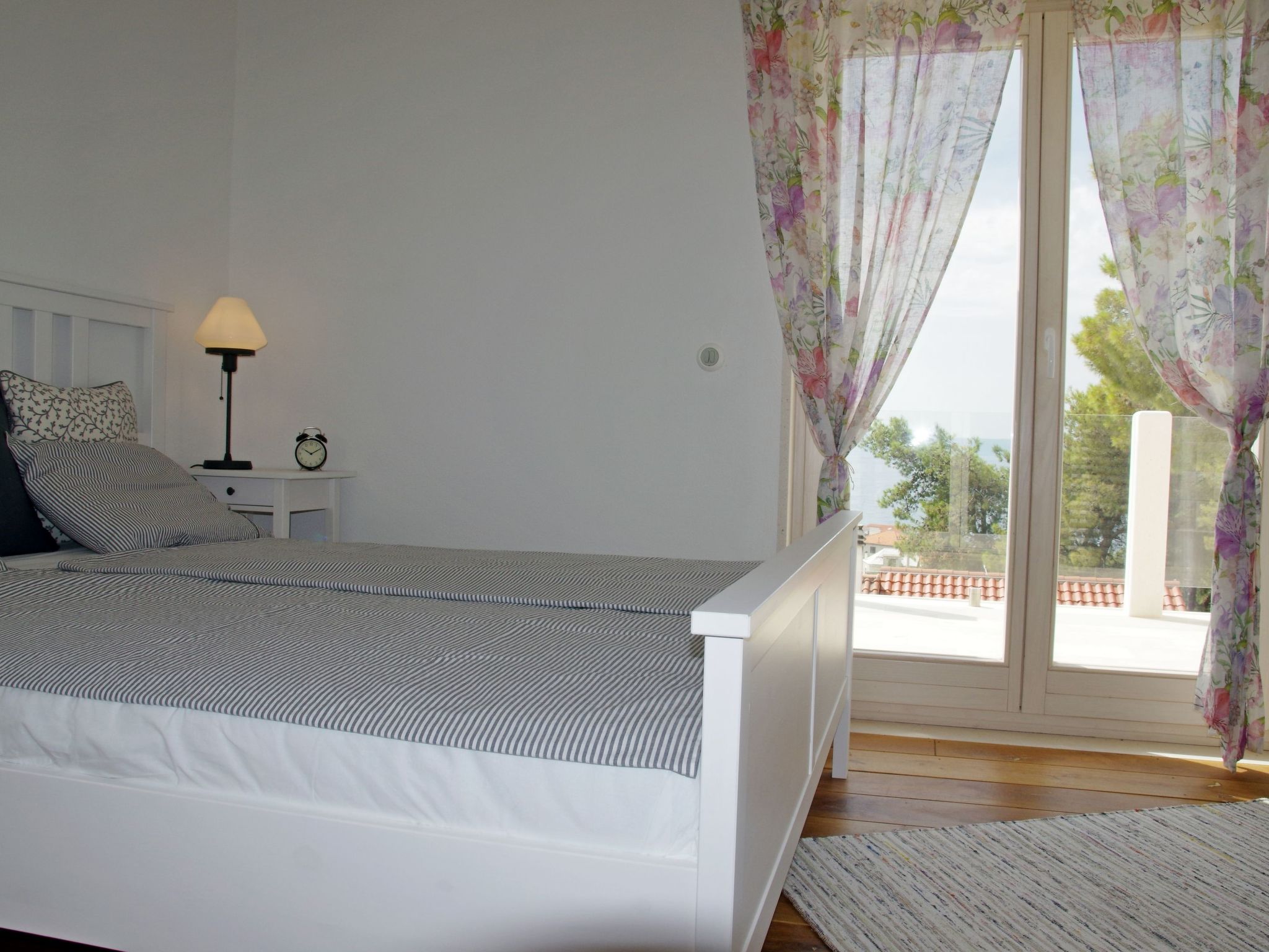 Schönes Ferienhaus mit privatem Pool-Binnen