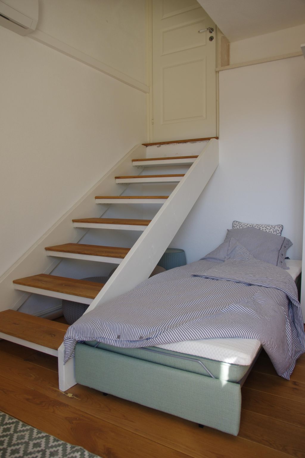 Schönes Ferienhaus mit privatem Pool-Binnen