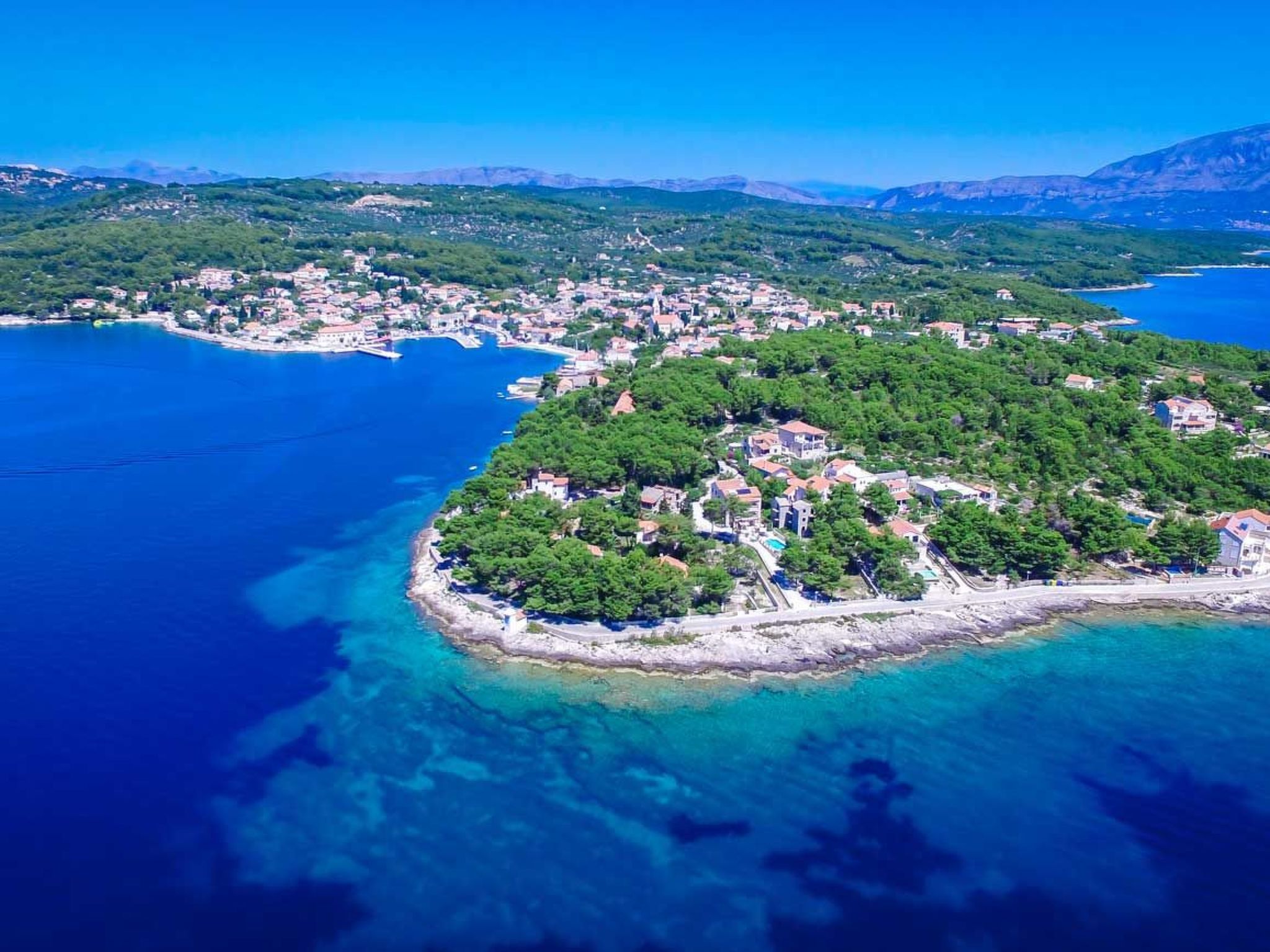 Schönes Ferienhaus mit privatem Pool-Binnen