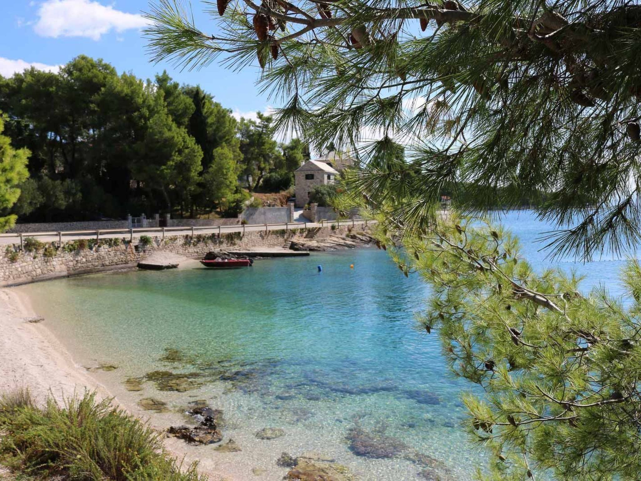 Schönes Ferienhaus mit privatem Pool-Binnen